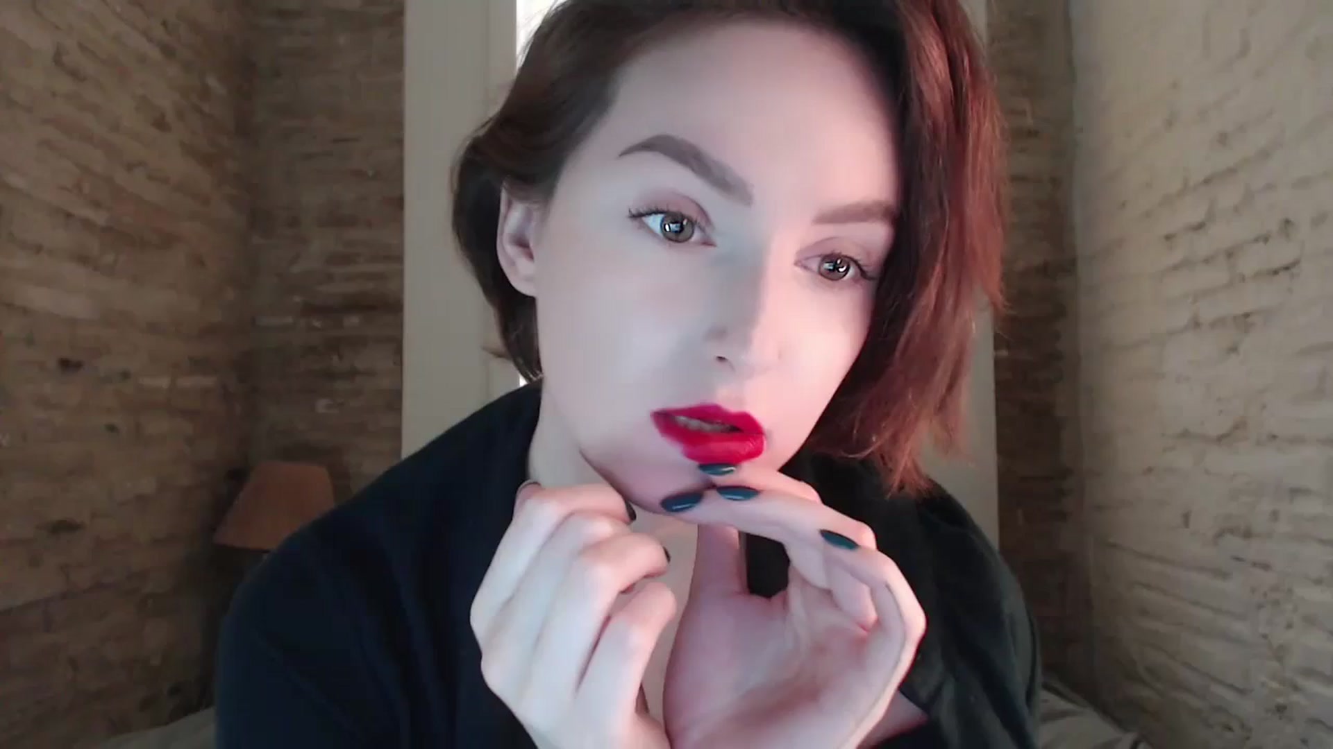 Gallery image thumbnail from Red_Lips_Girl's myfreecams stream on, 12/12/2023, 15:01 image 18 of 20