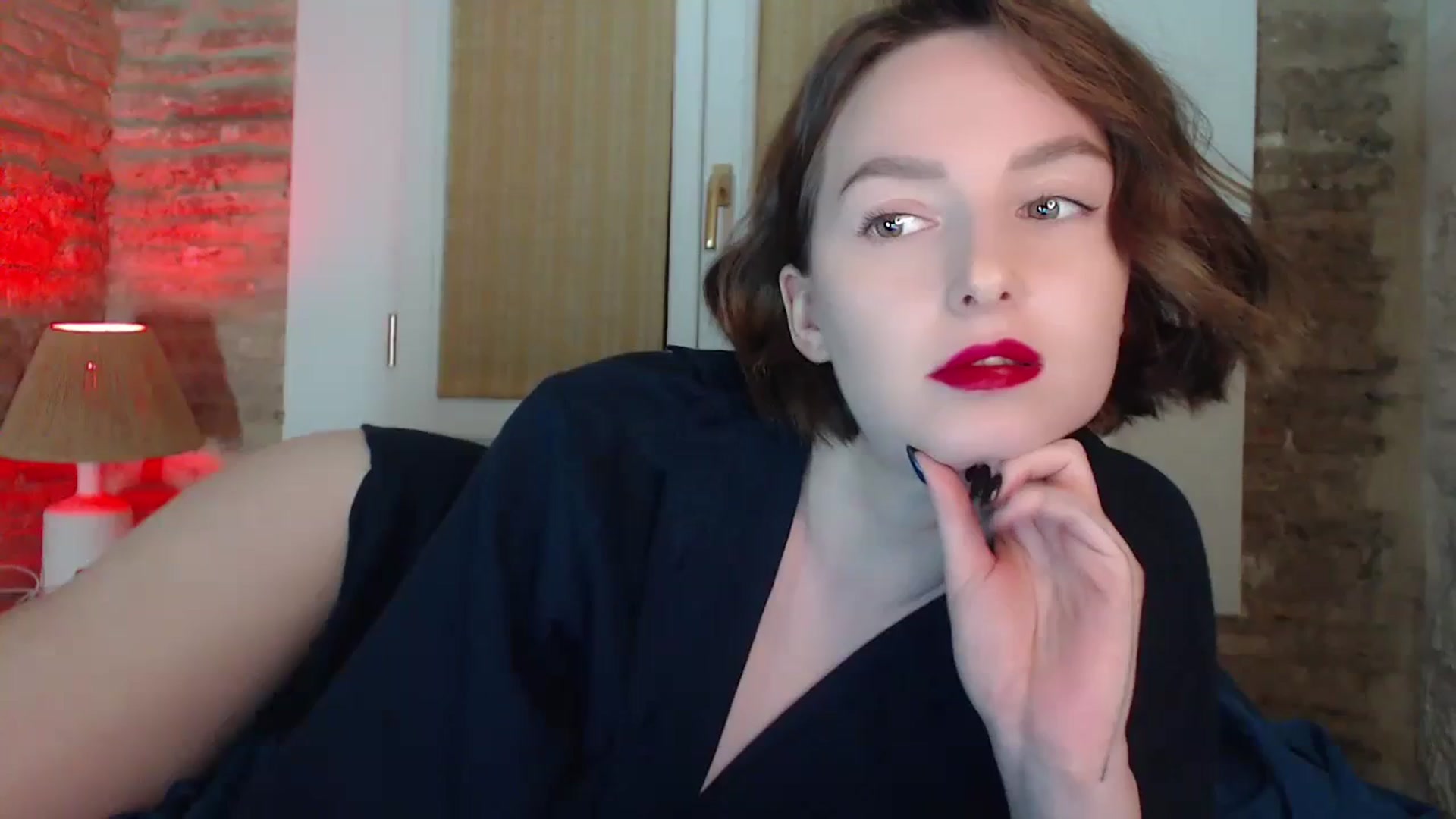 Gallery image thumbnail from Red_Lips_Girl's myfreecams stream on, 12/22/2023, 01:57 image 3 of 20