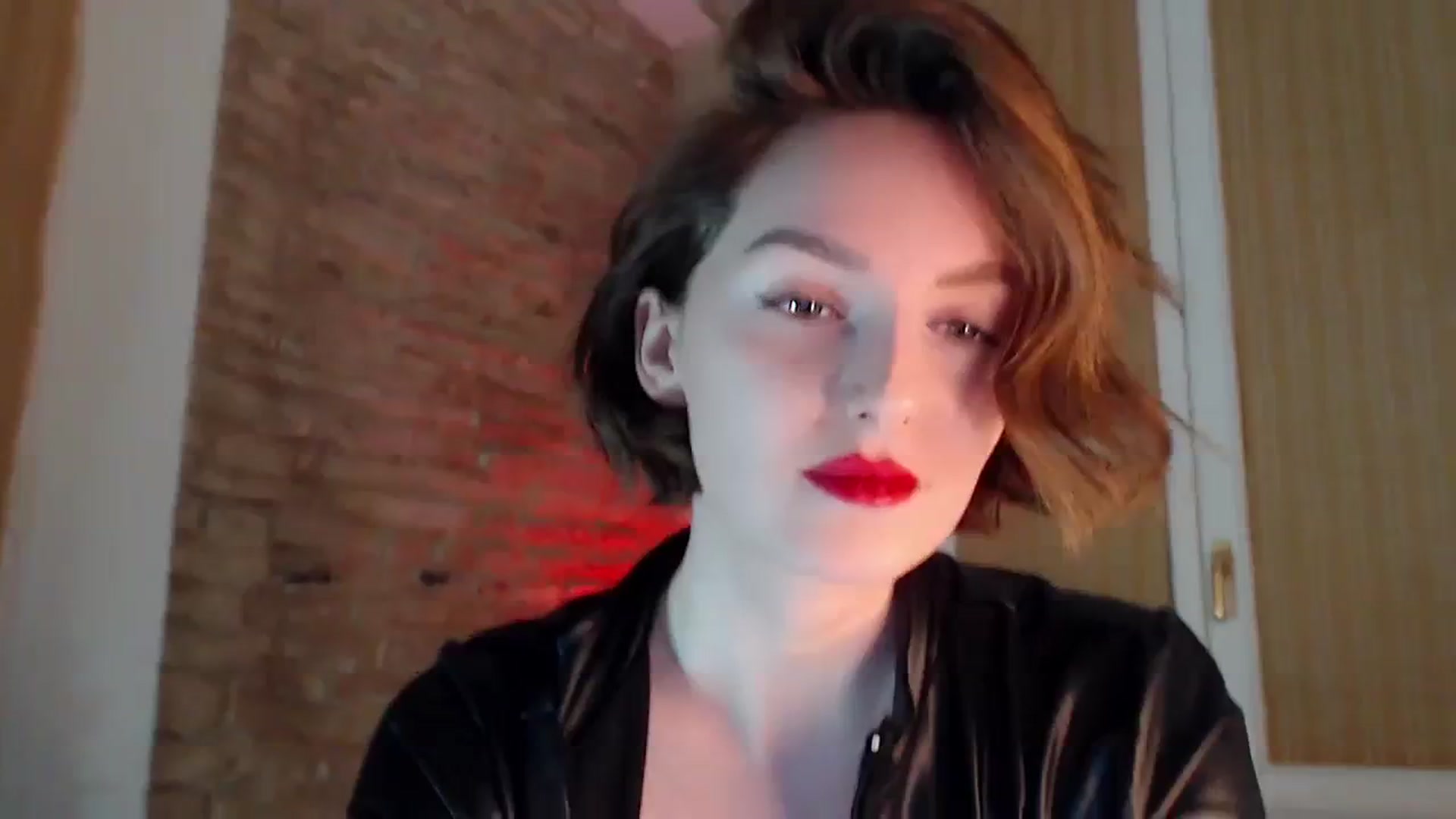 Gallery image thumbnail from Red_Lips_Girl's myfreecams stream on, 12/23/2023, 04:22 image 1 of 20