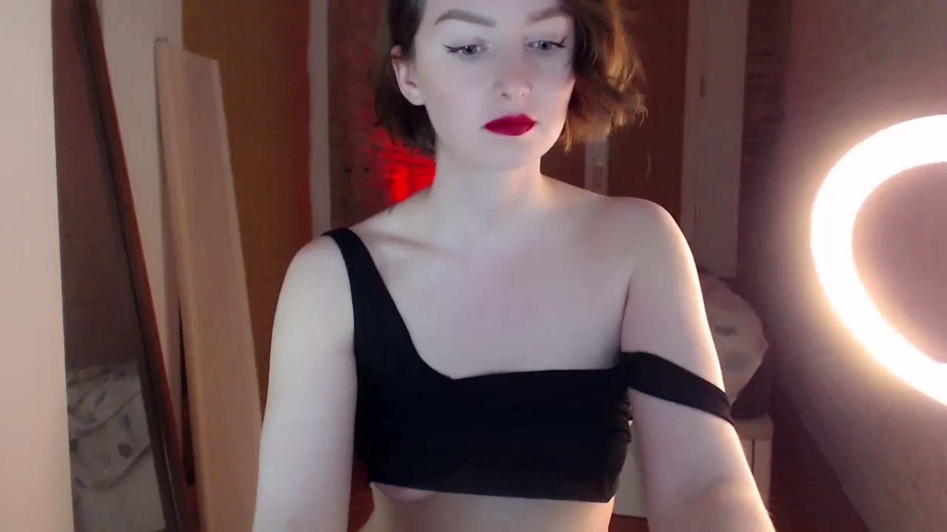 Gallery image thumbnail from Red_Lips_Girl's myfreecams stream on, 12/26/2023, 22:42 image 9 of 20