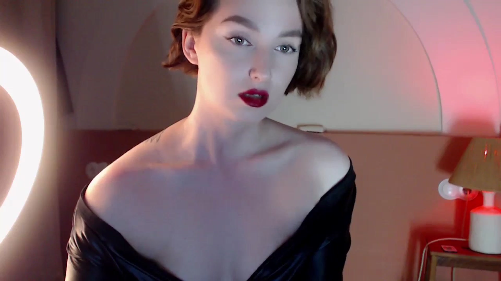 Gallery image thumbnail from Red_Lips_Girl's myfreecams stream on, 01/13/2024, 20:53 image 9 of 20