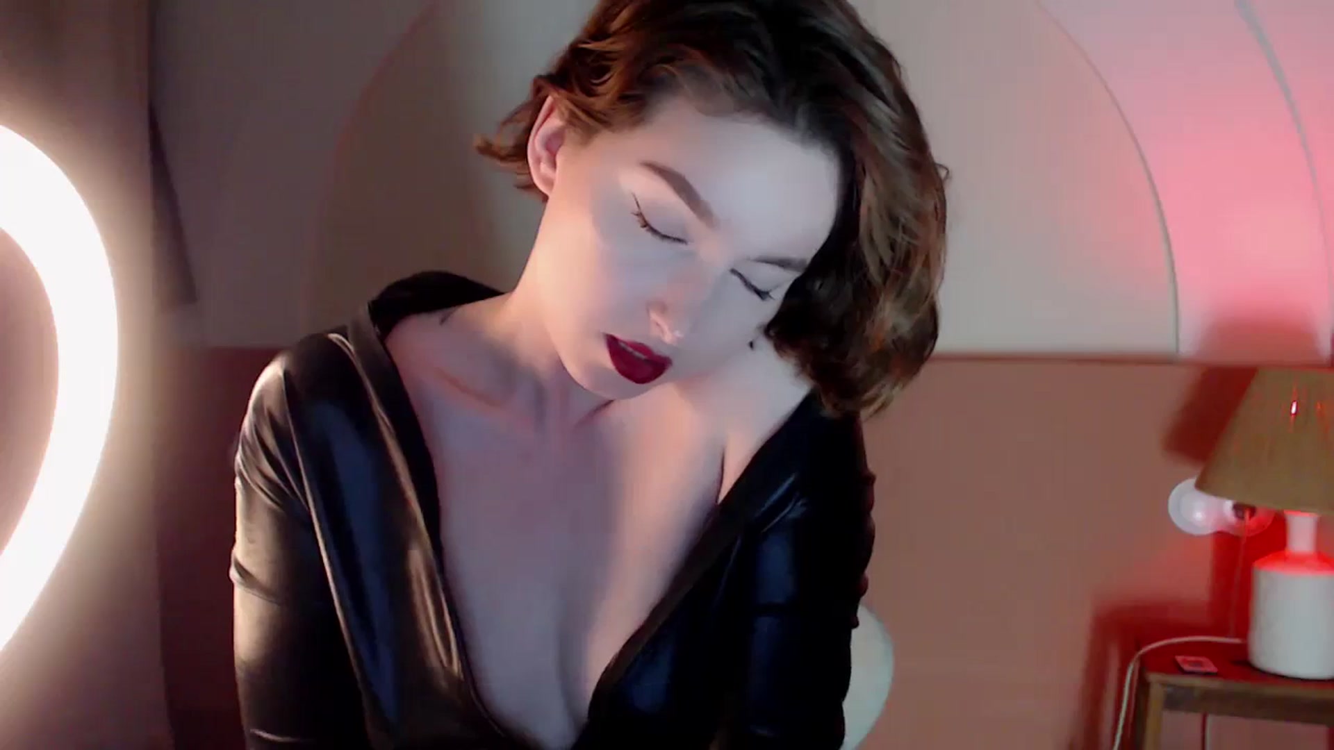 Gallery image thumbnail from Red_Lips_Girl's myfreecams stream on, 01/13/2024, 20:53 image 6 of 20