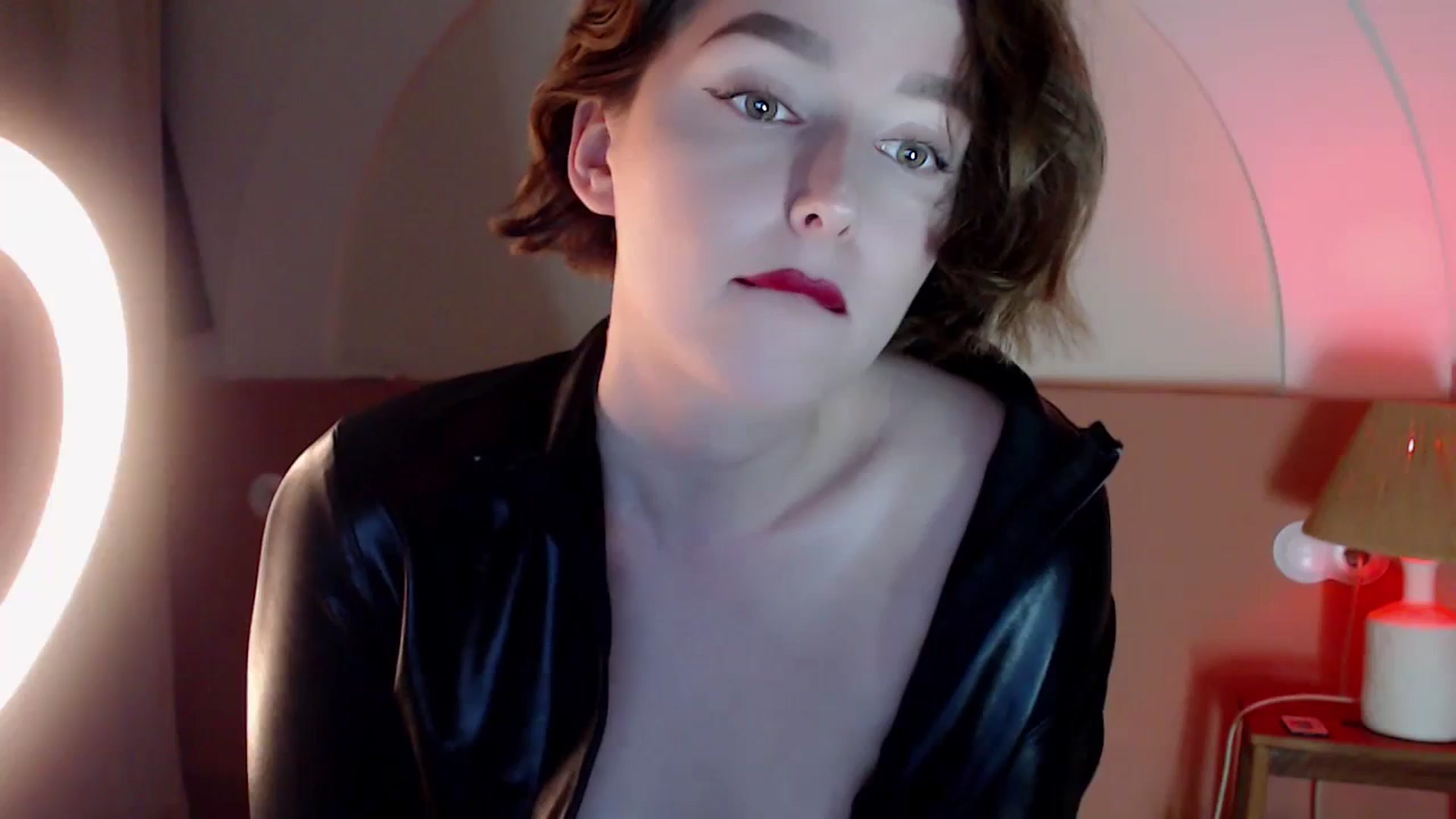 Gallery image thumbnail from Red_Lips_Girl's myfreecams stream on, 01/13/2024, 20:53 image 17 of 20