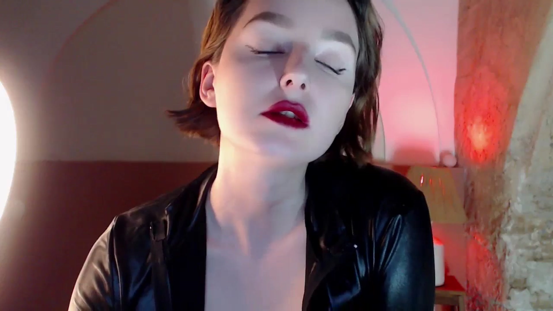 Gallery image thumbnail from Red_Lips_Girl's myfreecams stream on, 01/14/2024, 24:48 image 12 of 20