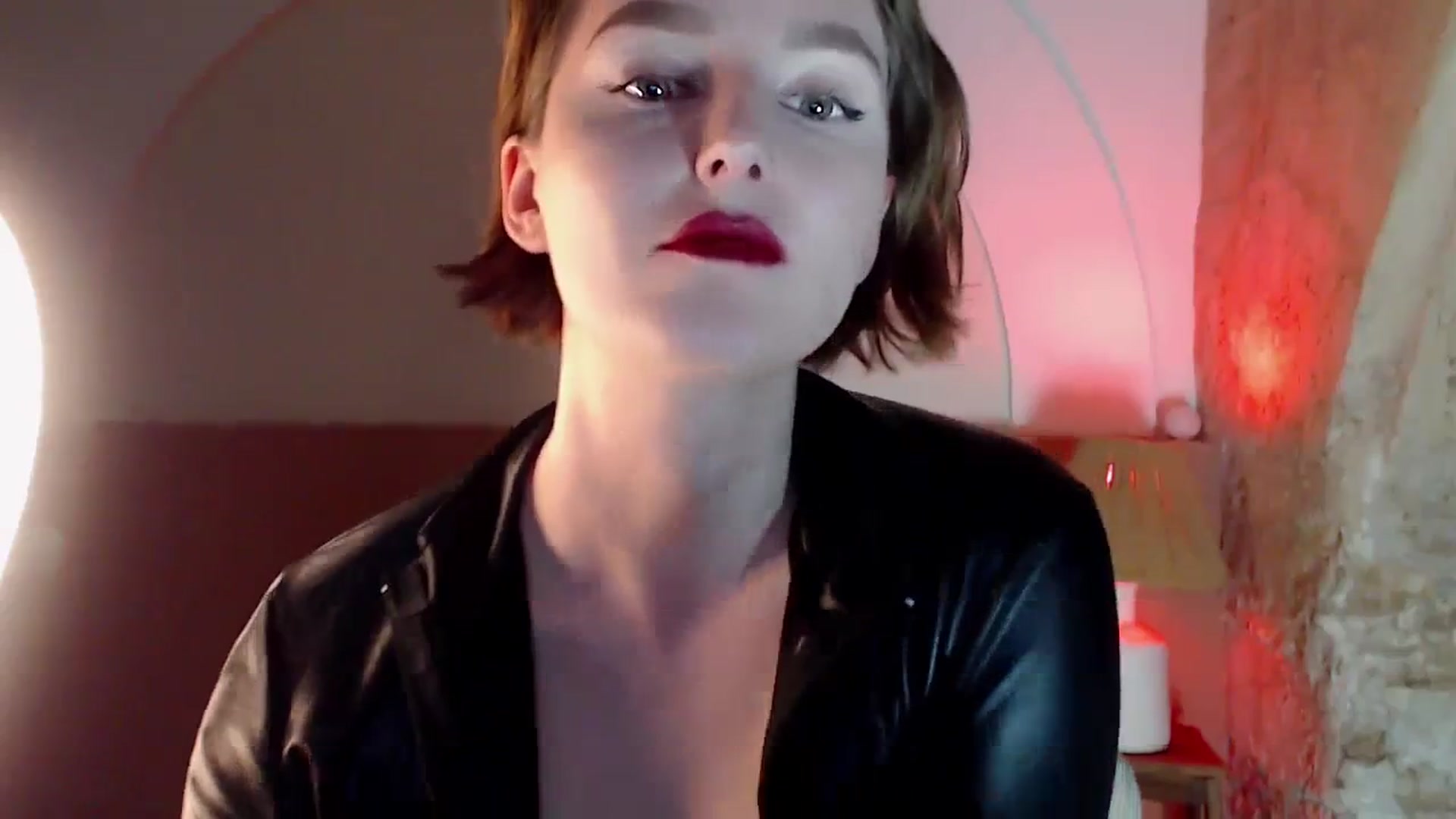 Gallery image thumbnail from Red_Lips_Girl's myfreecams stream on, 01/14/2024, 24:48 image 13 of 20