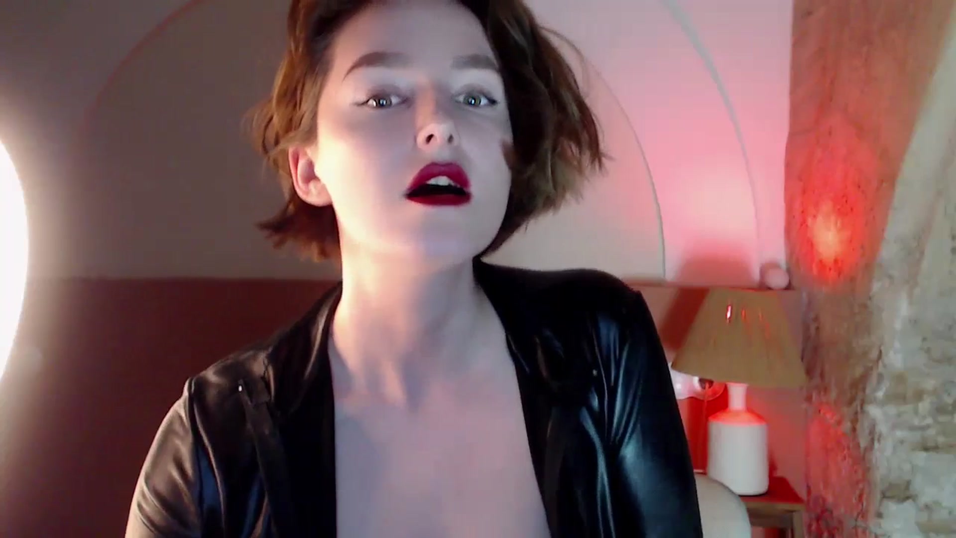 Gallery image thumbnail from Red_Lips_Girl's myfreecams stream on, 01/14/2024, 24:48 image 10 of 20