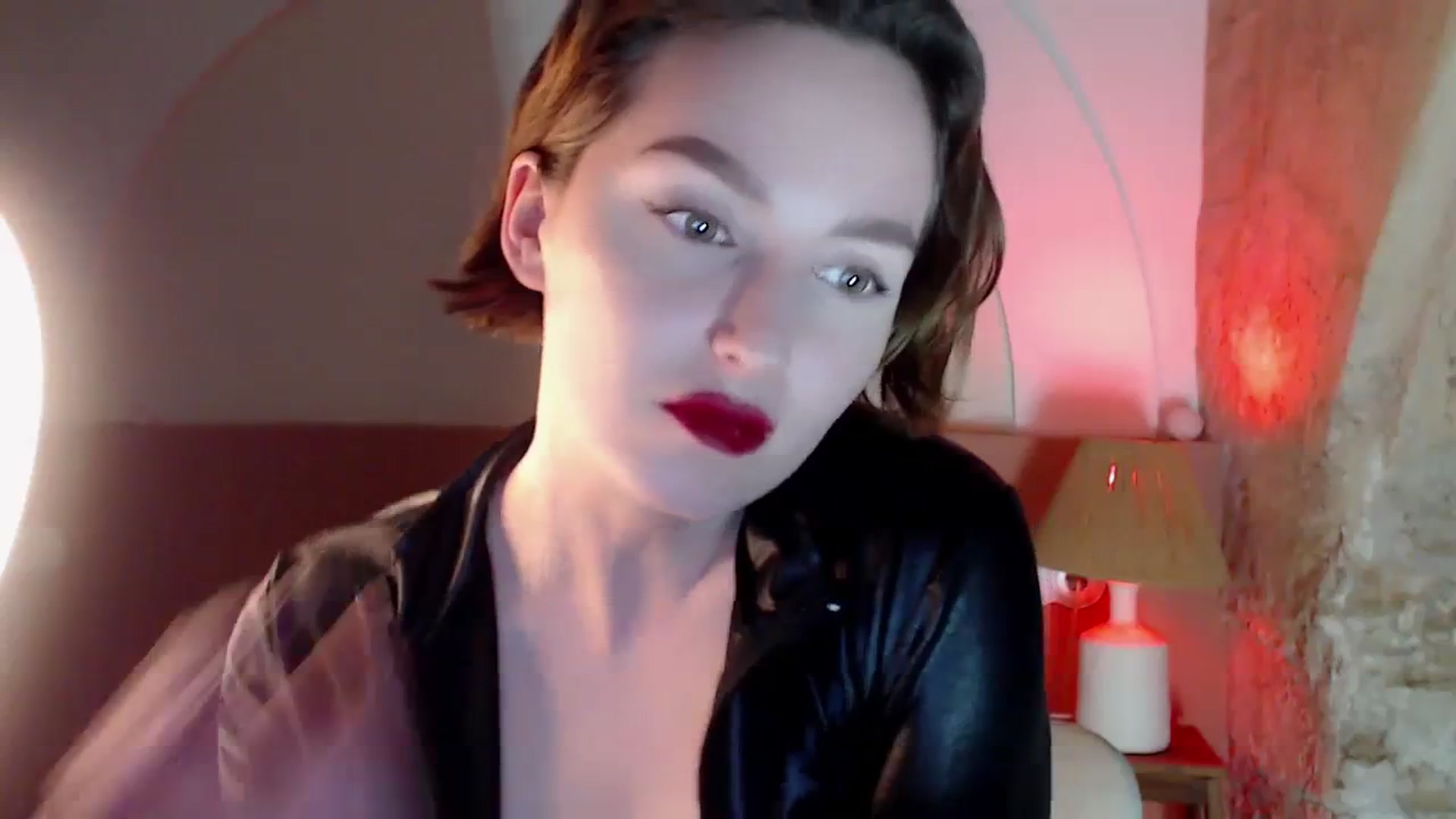 Gallery image thumbnail from Red_Lips_Girl's myfreecams stream on, 01/14/2024, 24:48 image 14 of 20