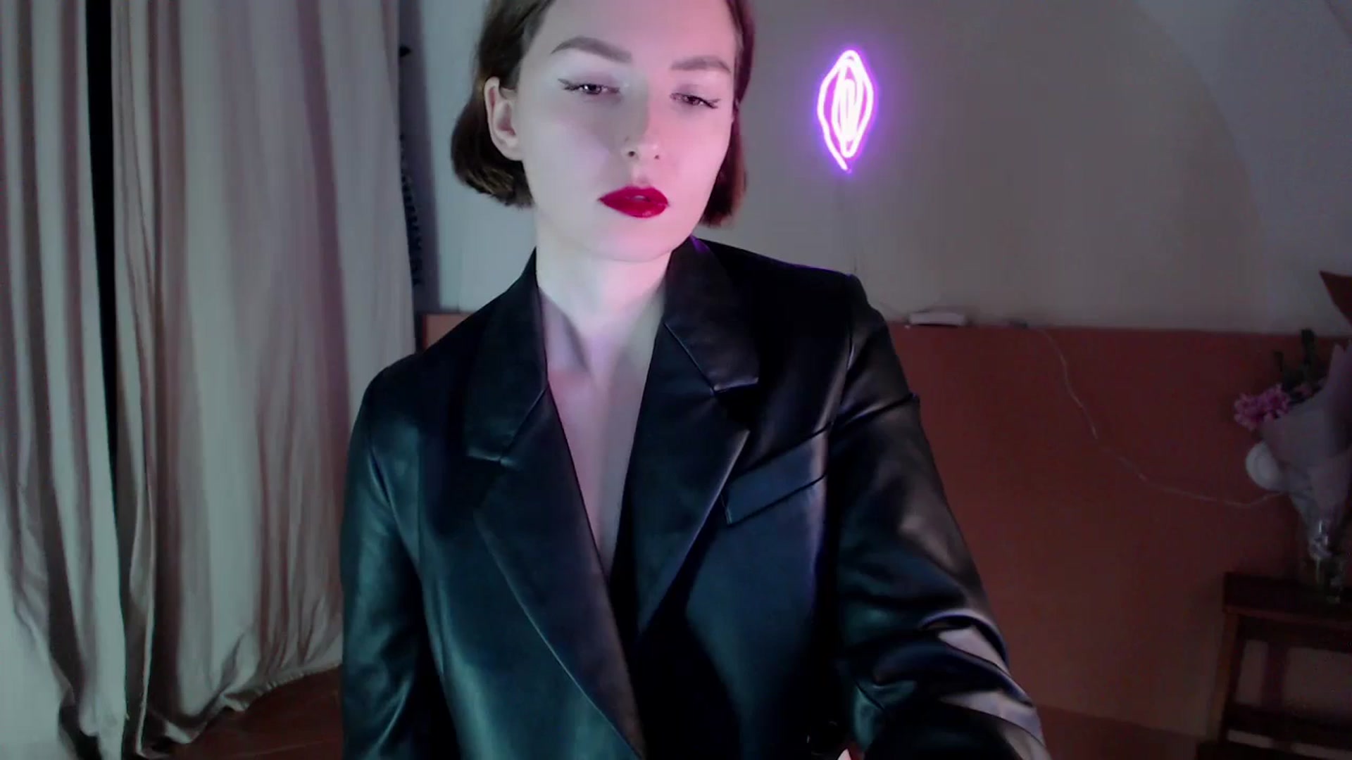 Gallery image thumbnail from Red_Lips_Girl's myfreecams stream on, 01/27/2024, 22:52 image 2 of 20