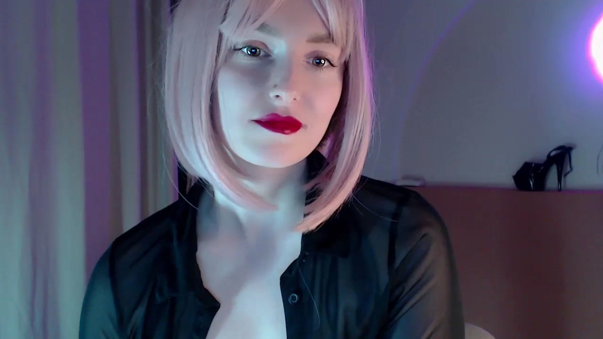 Gallery image thumbnail from Red_Lips_Girl's myfreecams stream on, 01/29/2024, 23:29 image 17 of 20