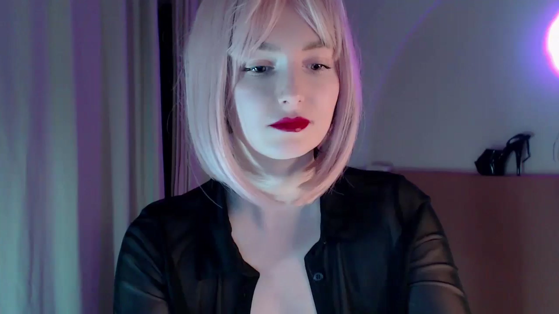 Gallery image thumbnail from Red_Lips_Girl's myfreecams stream on, 01/29/2024, 23:29 image 16 of 20