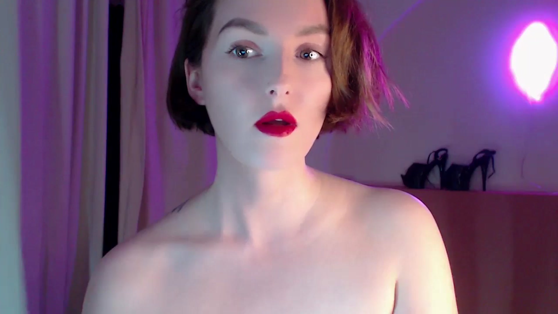 Gallery image thumbnail from Red_Lips_Girl's myfreecams stream on, 01/30/2024, 22:53 image 18 of 20
