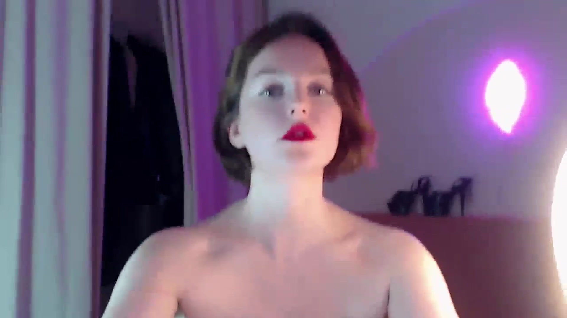 Gallery image thumbnail from Red_Lips_Girl's myfreecams stream on, 02/01/2024, 01:03 image 14 of 20