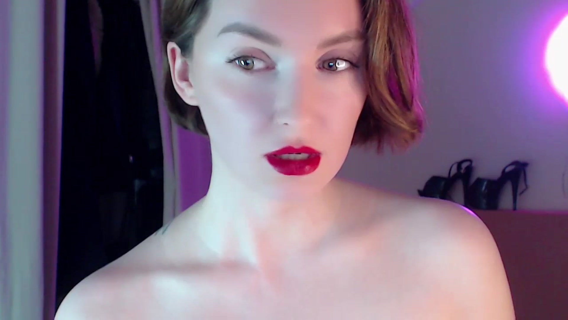 Gallery image thumbnail from Red_Lips_Girl's myfreecams stream on, 02/01/2024, 01:03 image 6 of 20