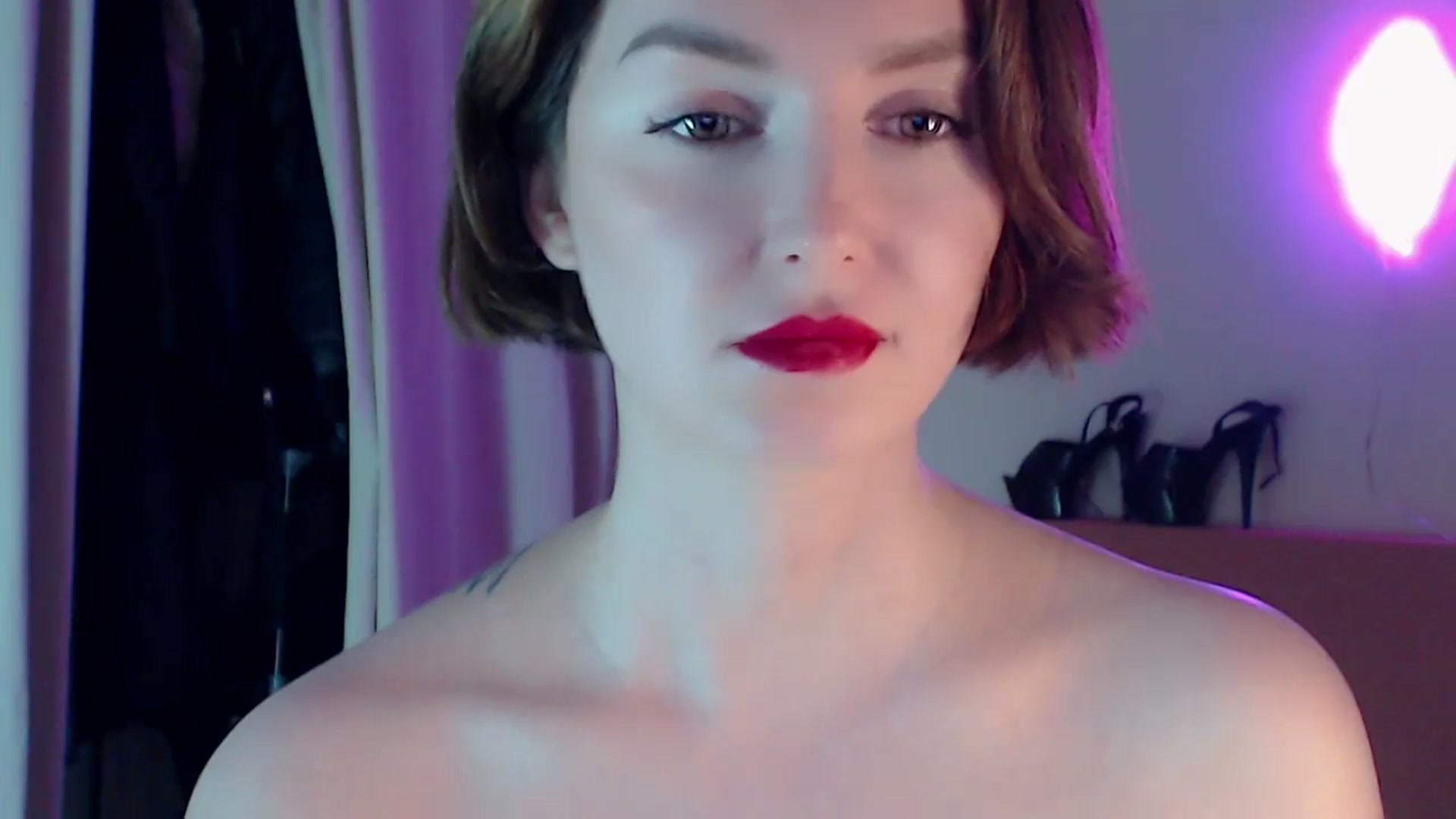 Gallery image thumbnail from Red_Lips_Girl's myfreecams stream on, 02/01/2024, 02:28 image 17 of 20