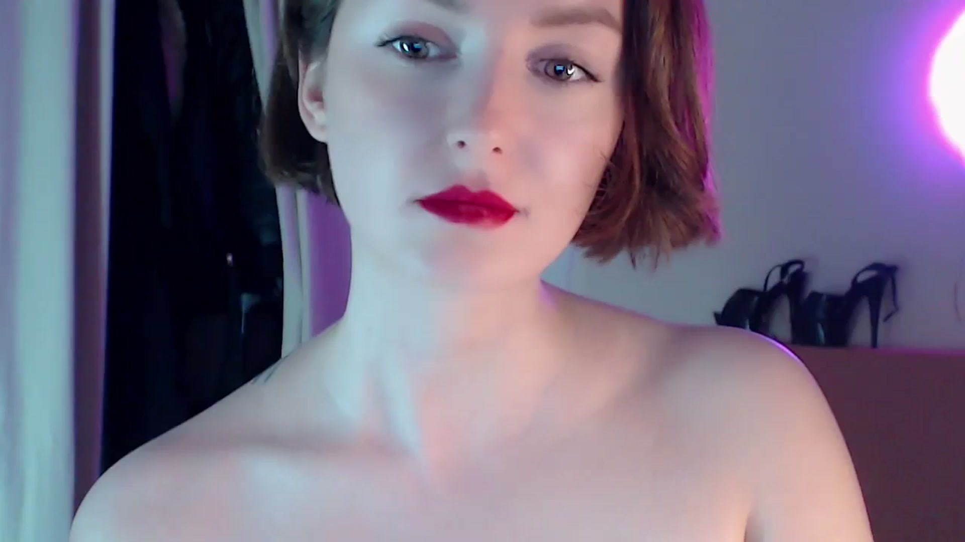Gallery image thumbnail from Red_Lips_Girl's myfreecams stream on, 02/01/2024, 02:28 image 12 of 20