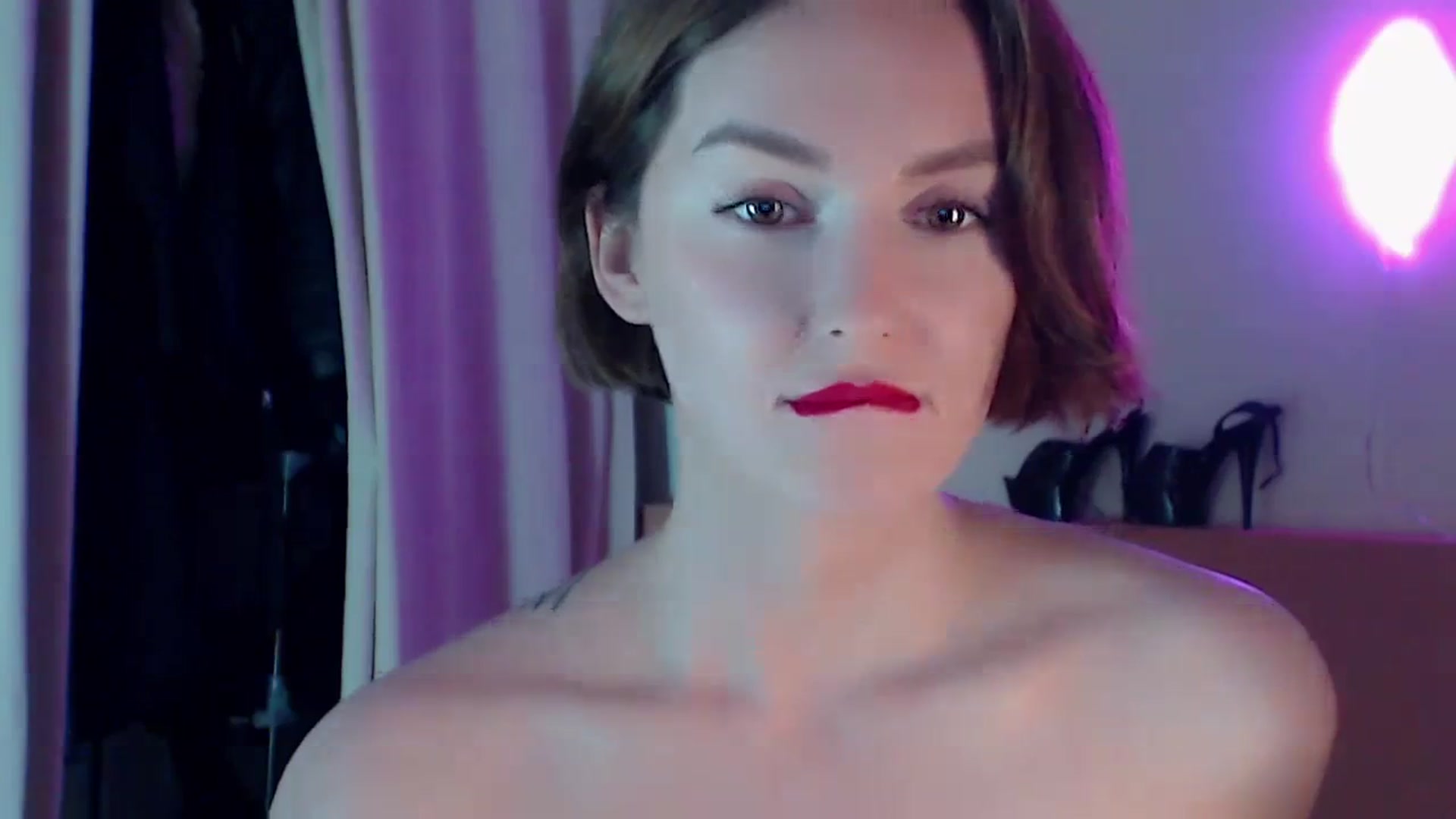 Gallery image thumbnail from Red_Lips_Girl's myfreecams stream on, 02/01/2024, 02:28 image 14 of 20