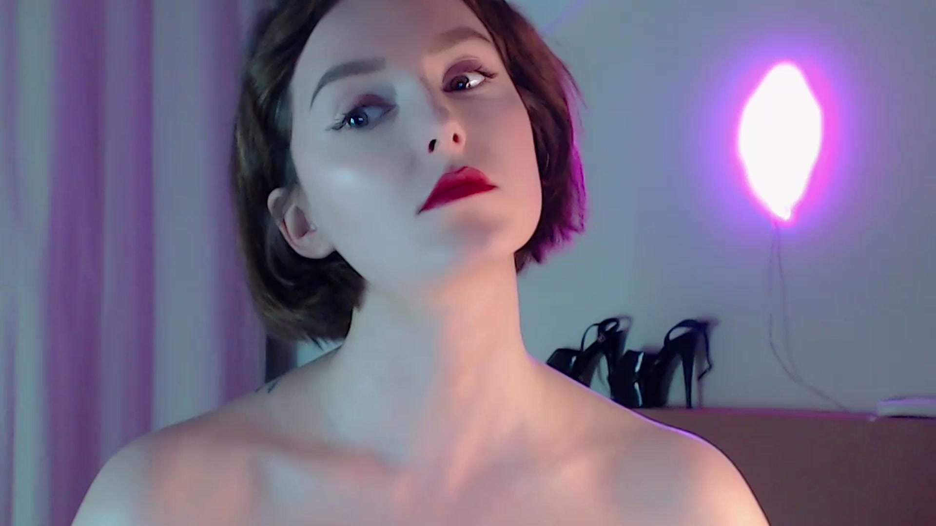 Gallery image thumbnail from Red_Lips_Girl's myfreecams stream on, 02/13/2024, 24:33 image 6 of 20