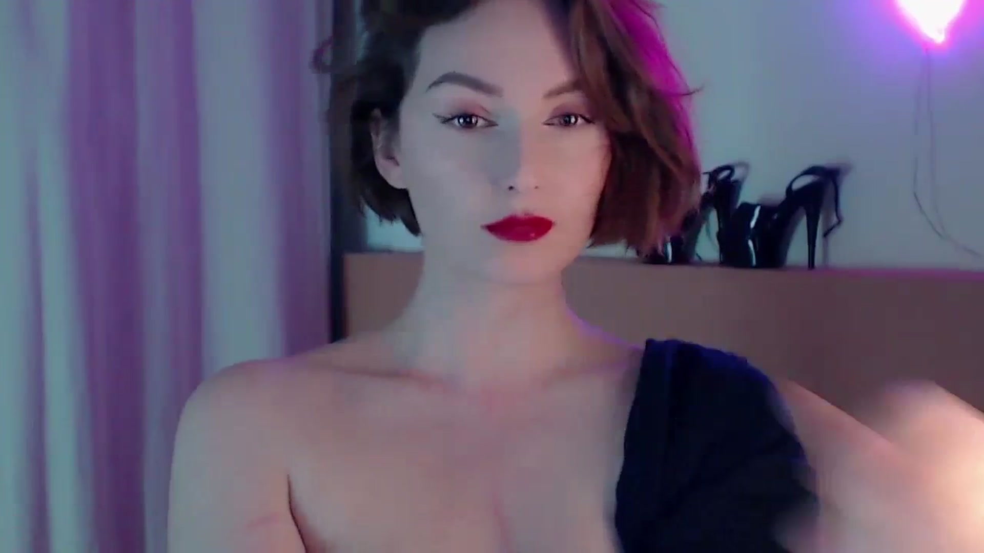 Gallery image thumbnail from Red_Lips_Girl's myfreecams stream on, 02/13/2024, 24:33 image 9 of 20