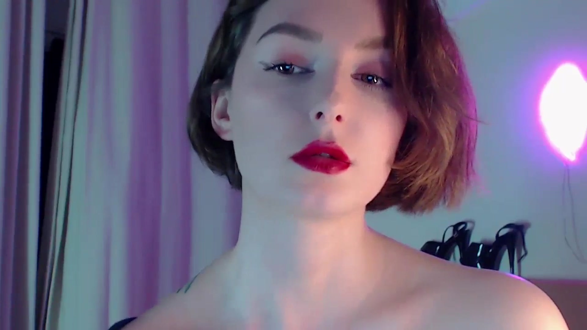 Gallery image thumbnail from Red_Lips_Girl's myfreecams stream on, 02/13/2024, 24:33 image 2 of 20