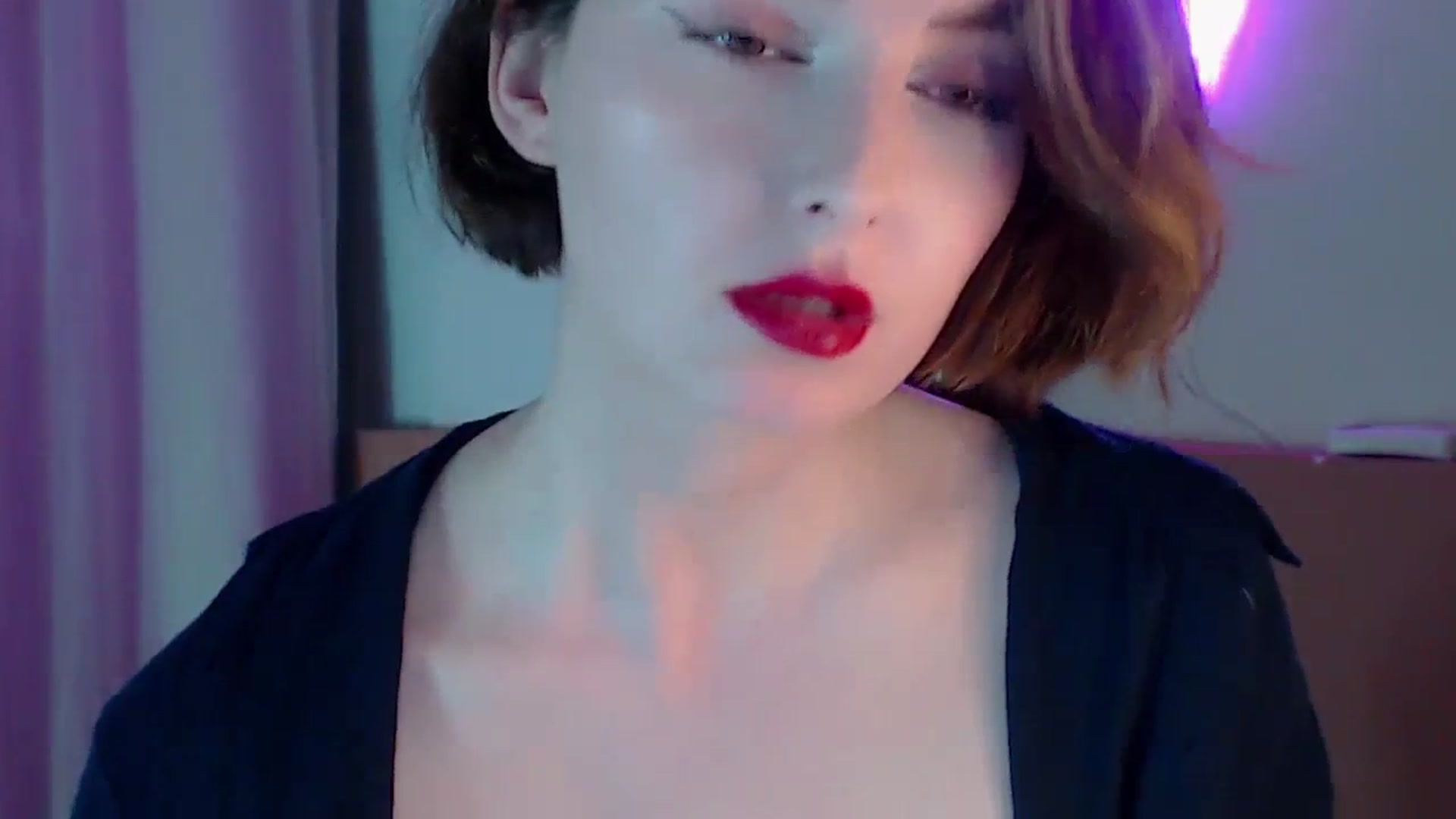 Gallery image thumbnail from Red_Lips_Girl's myfreecams stream on, 02/13/2024, 24:33 image 14 of 20