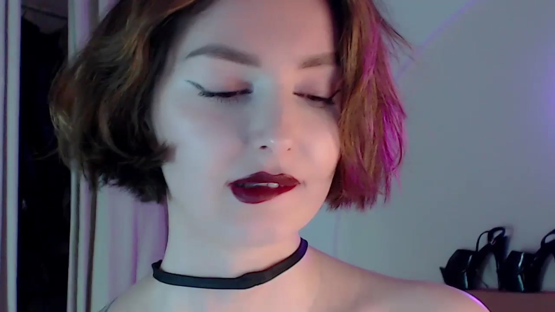 Gallery image thumbnail from Red_Lips_Girl's myfreecams stream on, 02/14/2024, 01:52 image 5 of 20