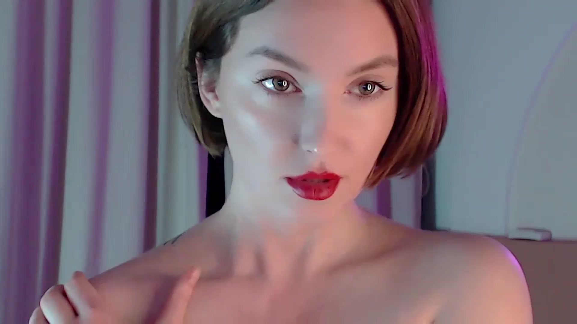 Gallery image thumbnail from Red_Lips_Girl's myfreecams stream on, 02/29/2024, 23:36 image 9 of 20