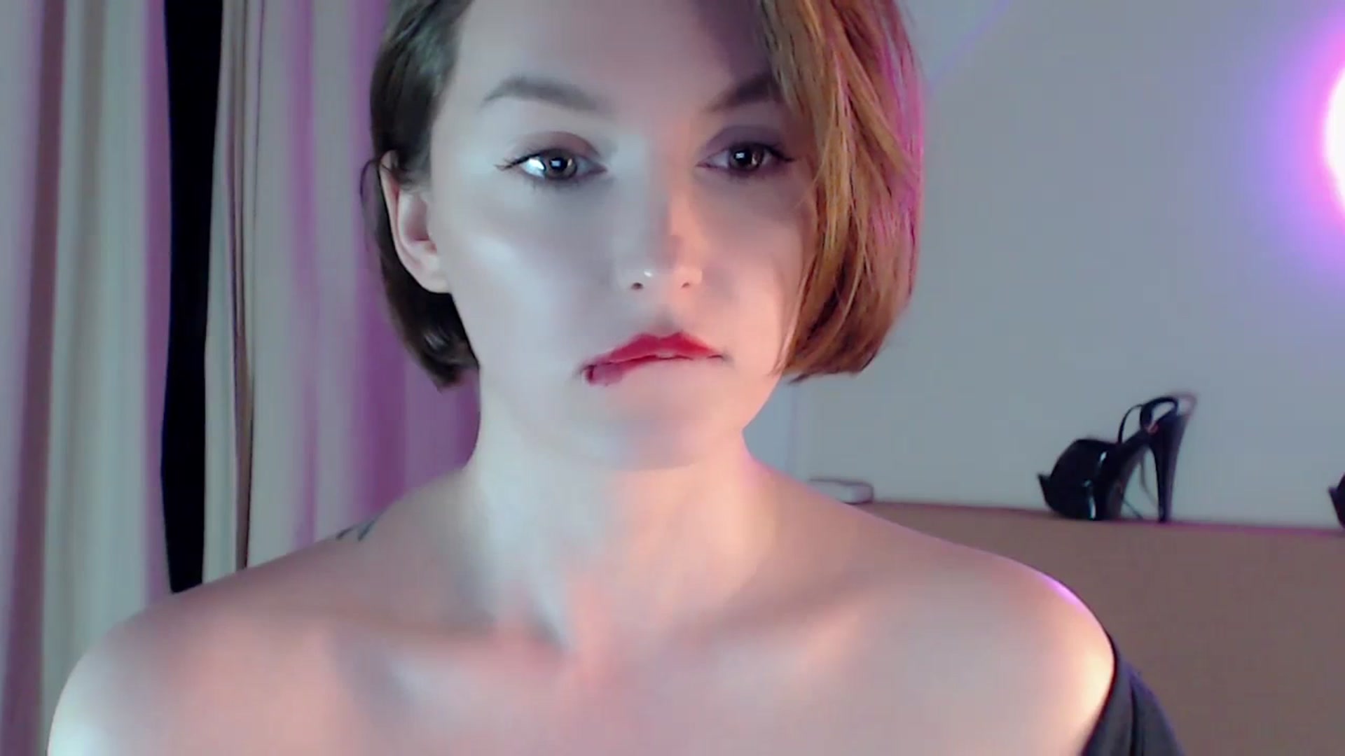 Gallery image thumbnail from Red_Lips_Girl's myfreecams stream on, 02/29/2024, 23:36 image 19 of 20
