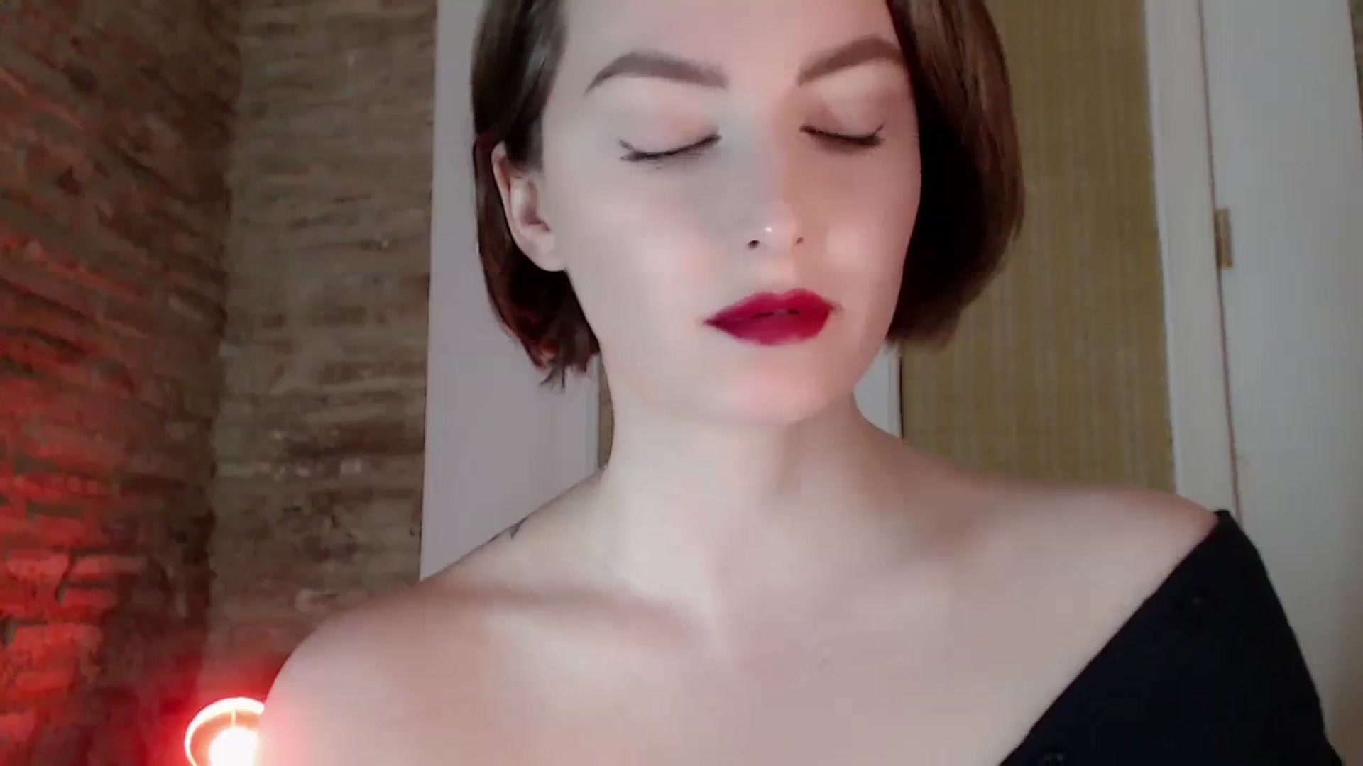 Gallery image thumbnail from Red_Lips_Girl's myfreecams stream on, 03/04/2024, 02:08 image 10 of 20