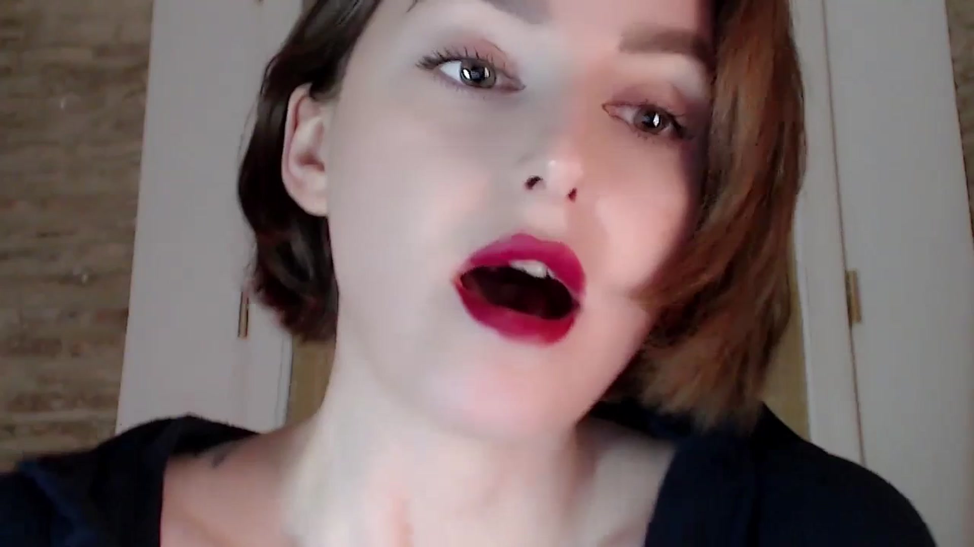 Gallery image thumbnail from Red_Lips_Girl's myfreecams stream on, 03/04/2024, 02:08 image 12 of 20