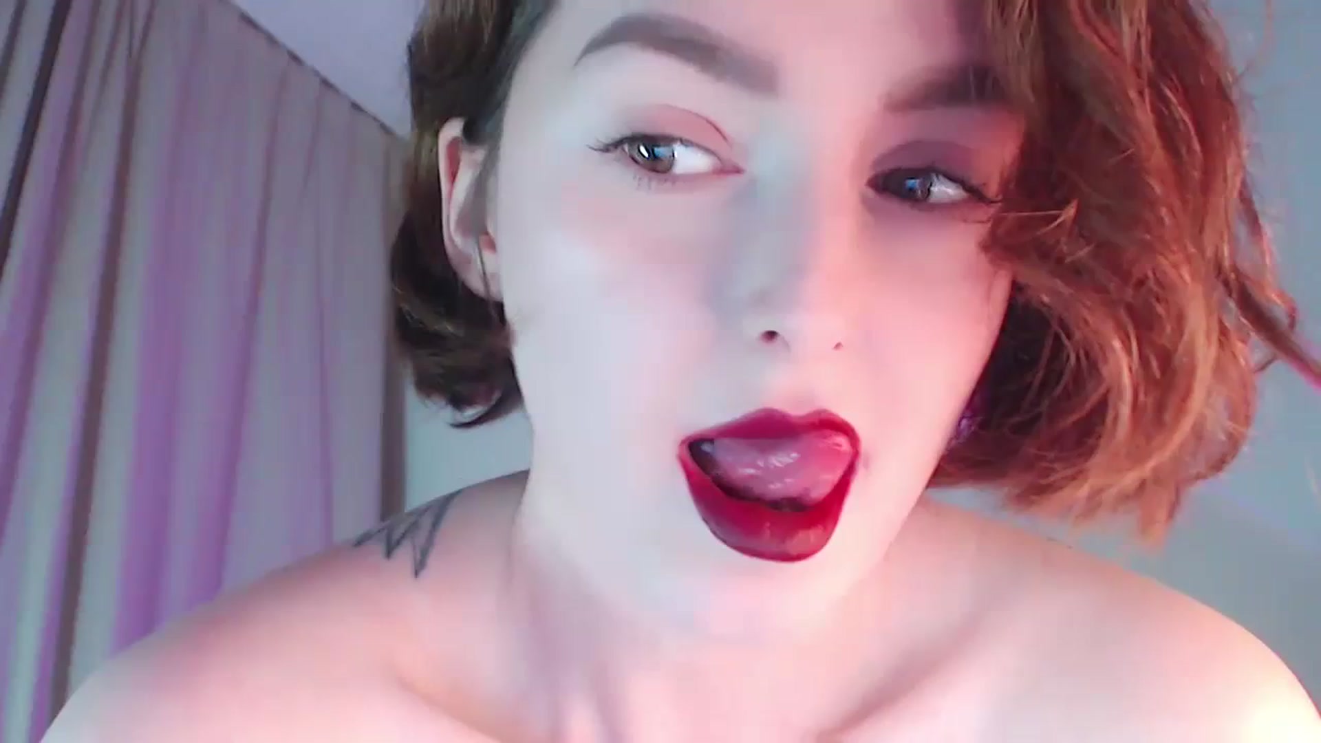 Gallery image thumbnail from Red_Lips_Girl's myfreecams stream on, 03/06/2024, 24:52 image 13 of 20