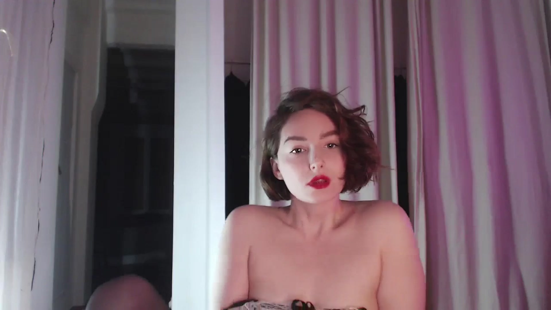 Gallery image thumbnail from Red_Lips_Girl's myfreecams stream on, 03/11/2024, 24:38 image 14 of 20