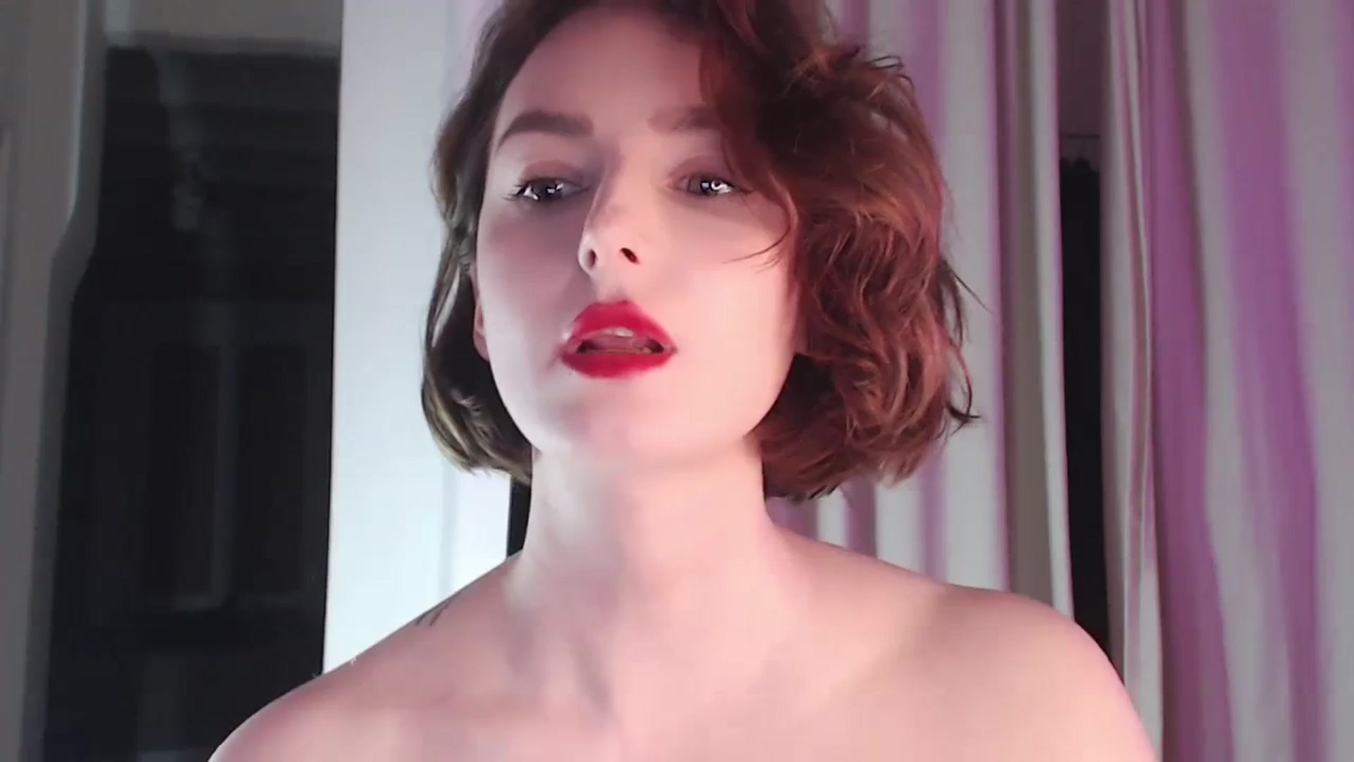 Gallery image thumbnail from Red_Lips_Girl's myfreecams stream on, 03/11/2024, 02:01 image 4 of 20