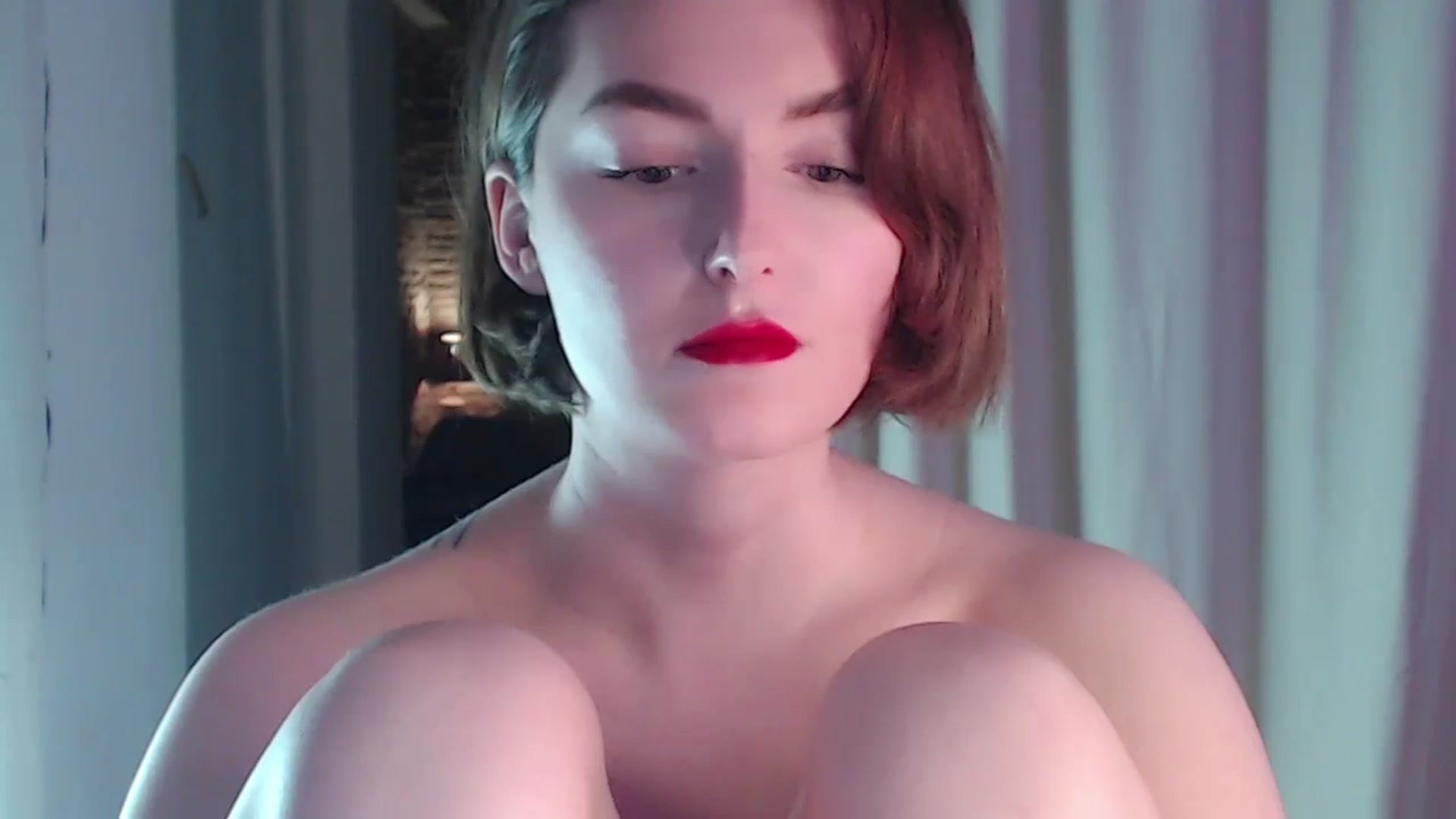 Gallery image thumbnail from Red_Lips_Girl's myfreecams stream on, 03/19/2024, 01:01 image 17 of 20
