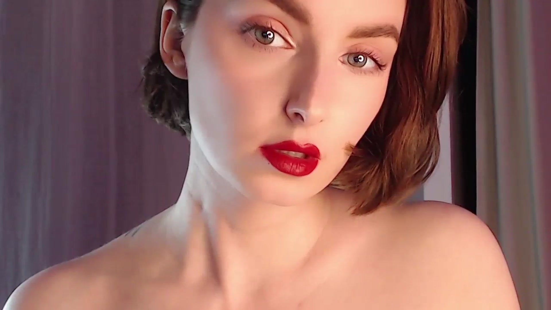Gallery image thumbnail from Red_Lips_Girl's myfreecams stream on, 04/01/2024, 24:01 image 16 of 20
