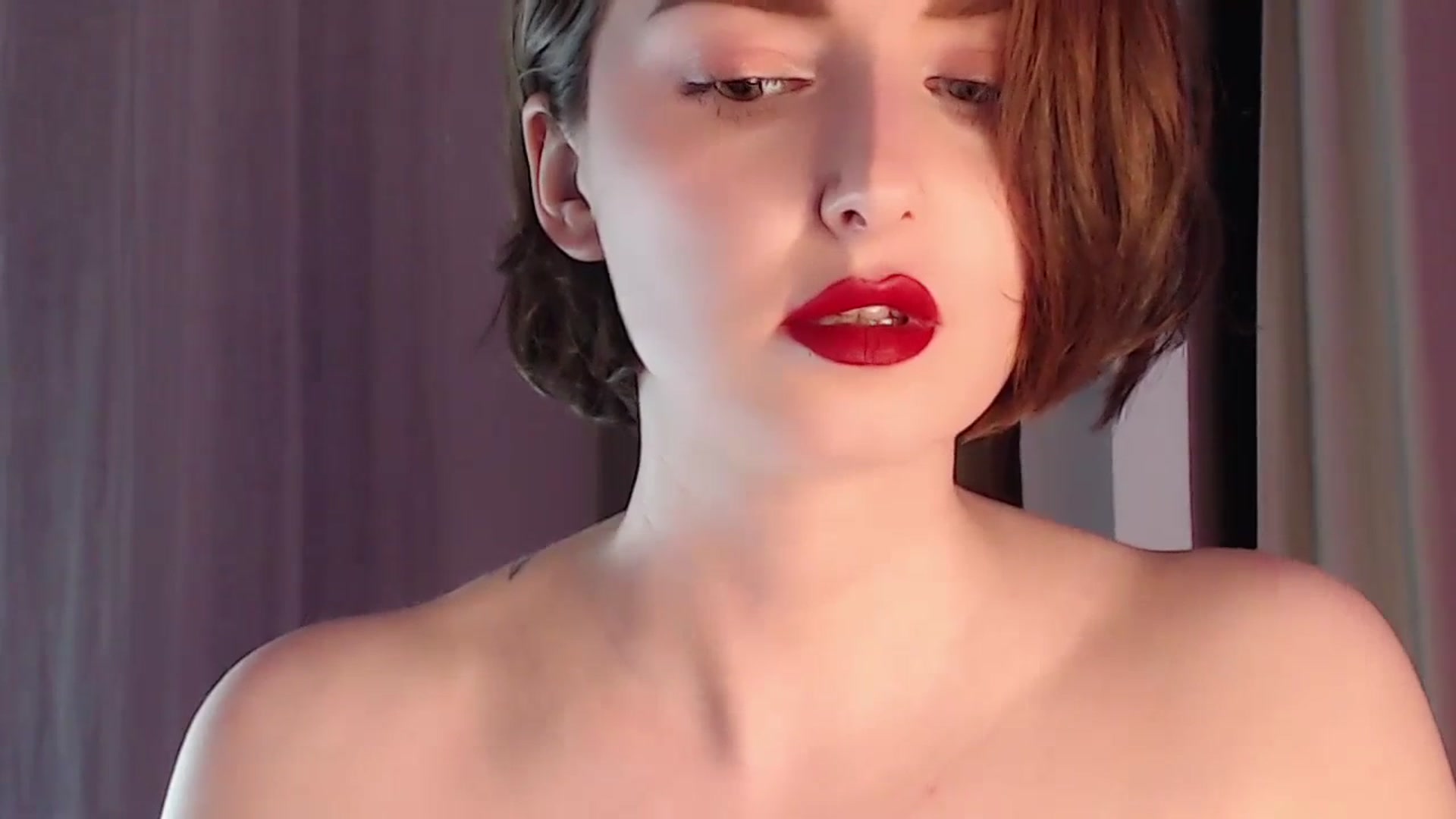 Gallery image thumbnail from Red_Lips_Girl's myfreecams stream on, 04/01/2024, 24:01 image 15 of 20