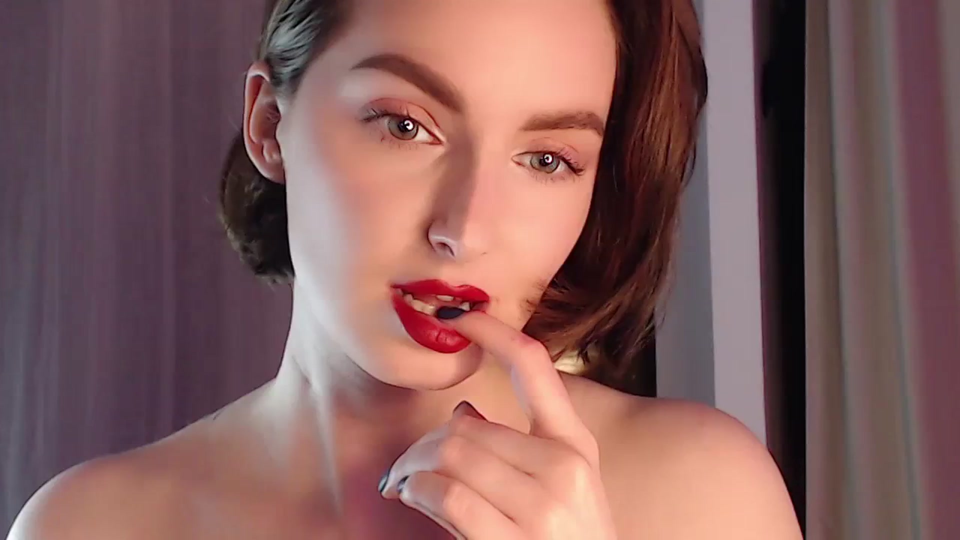 Gallery image thumbnail from Red_Lips_Girl's myfreecams stream on, 04/01/2024, 24:01 image 12 of 20