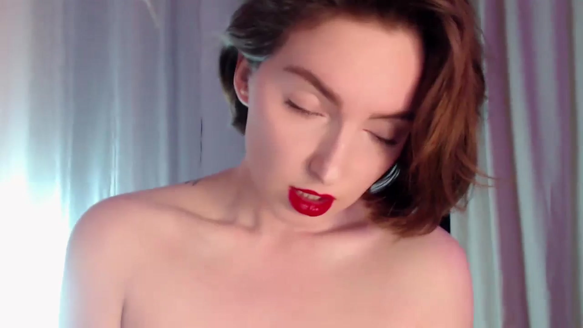 Gallery image thumbnail from Red_Lips_Girl's myfreecams stream on, 04/03/2024, 22:32 image 12 of 20