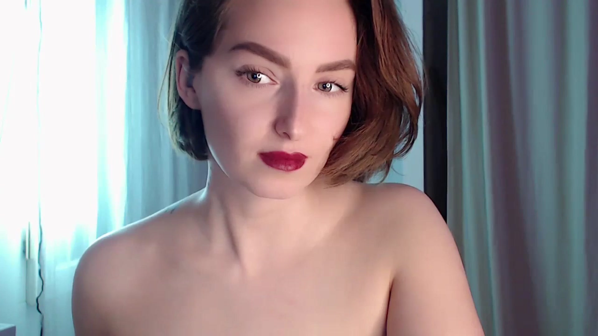 Gallery image thumbnail from Red_Lips_Girl's myfreecams stream on, 04/12/2024, 21:38 image 17 of 20