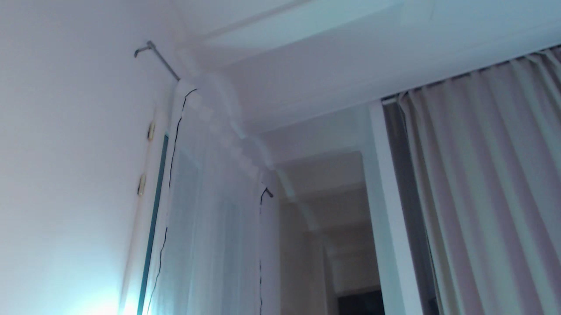 Gallery image thumbnail from Red_Lips_Girl's myfreecams stream on, 04/14/2024, 23:48 image 18 of 20