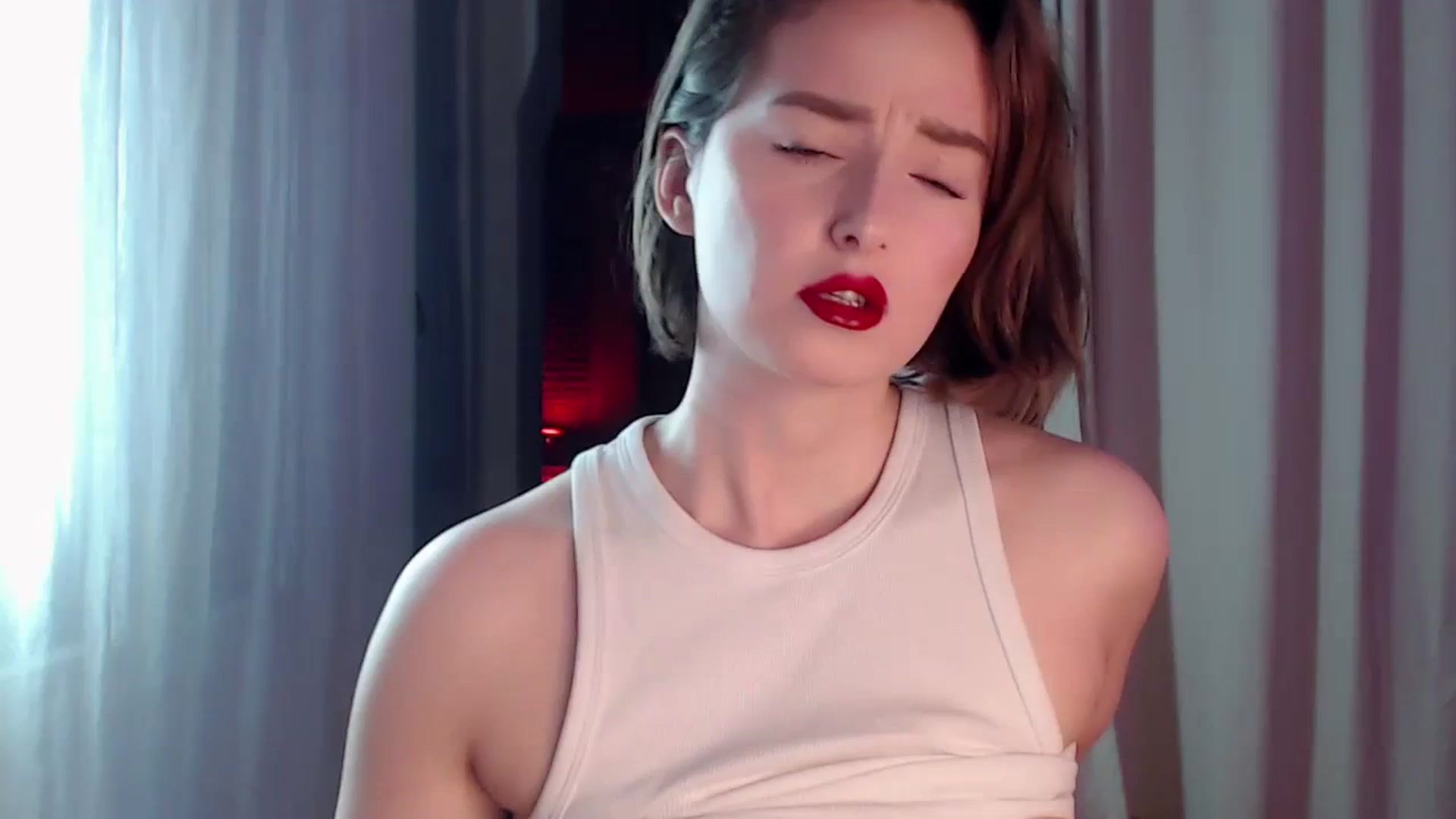 Gallery image thumbnail from Red_Lips_Girl's myfreecams stream on, 04/15/2024, 21:18 image 1 of 20