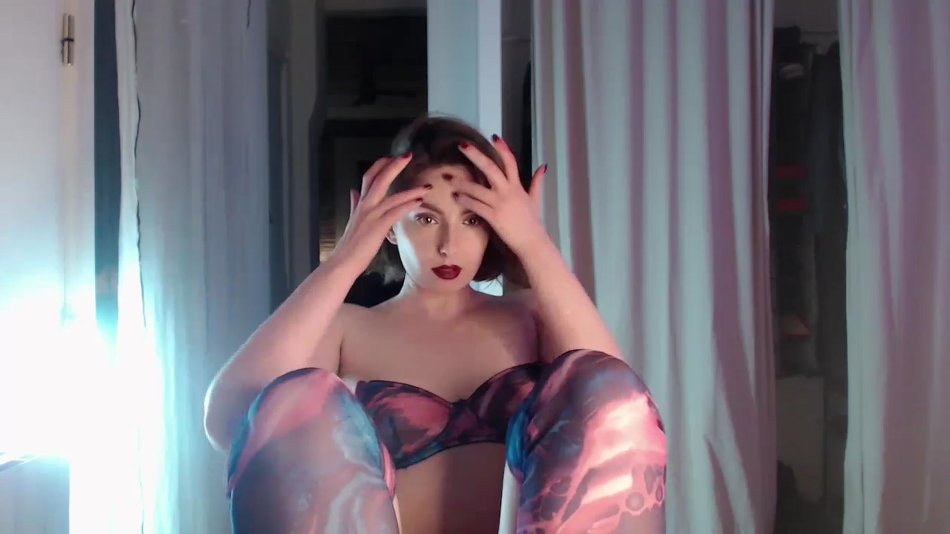 Gallery image thumbnail from Red_Lips_Girl's myfreecams stream on, 04/24/2024, 23:09 image 17 of 20