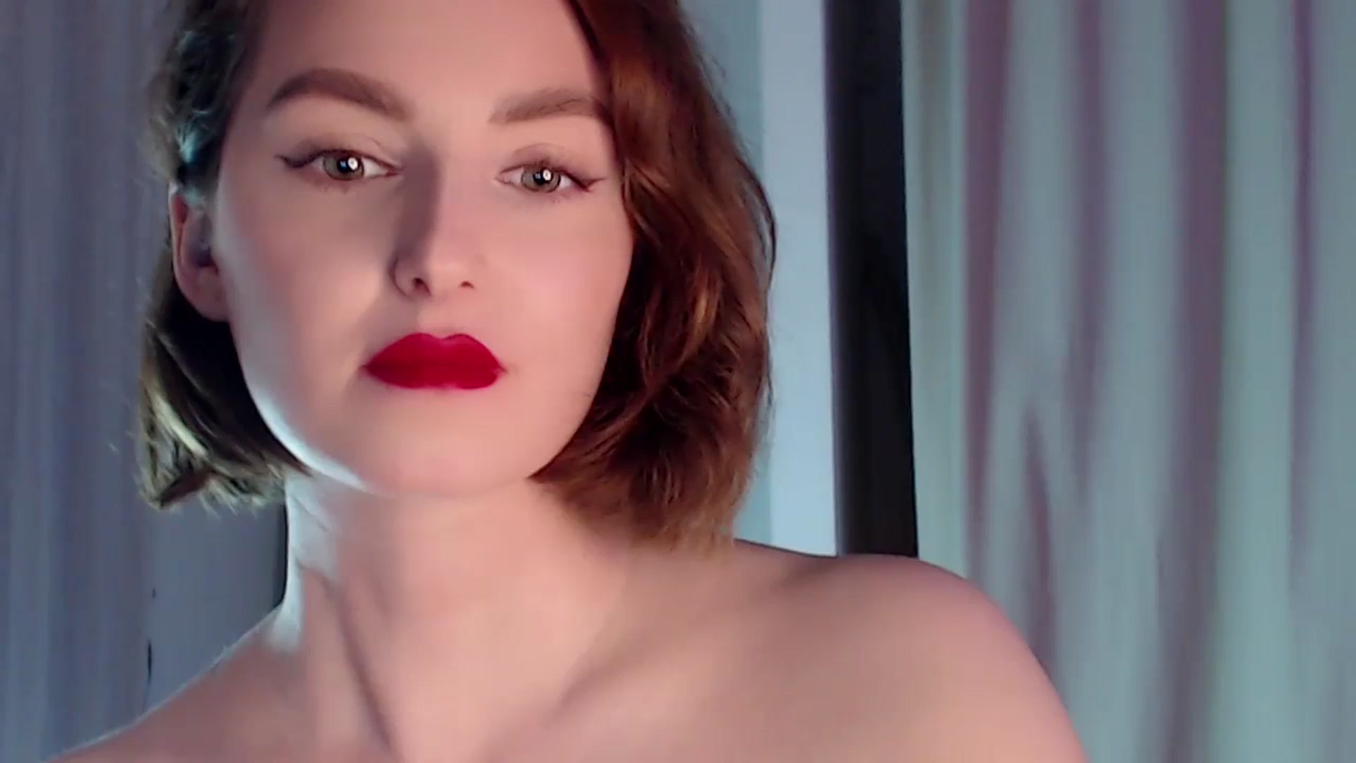 Gallery image thumbnail from Red_Lips_Girl's myfreecams stream on, 04/25/2024, 21:56 image 18 of 20