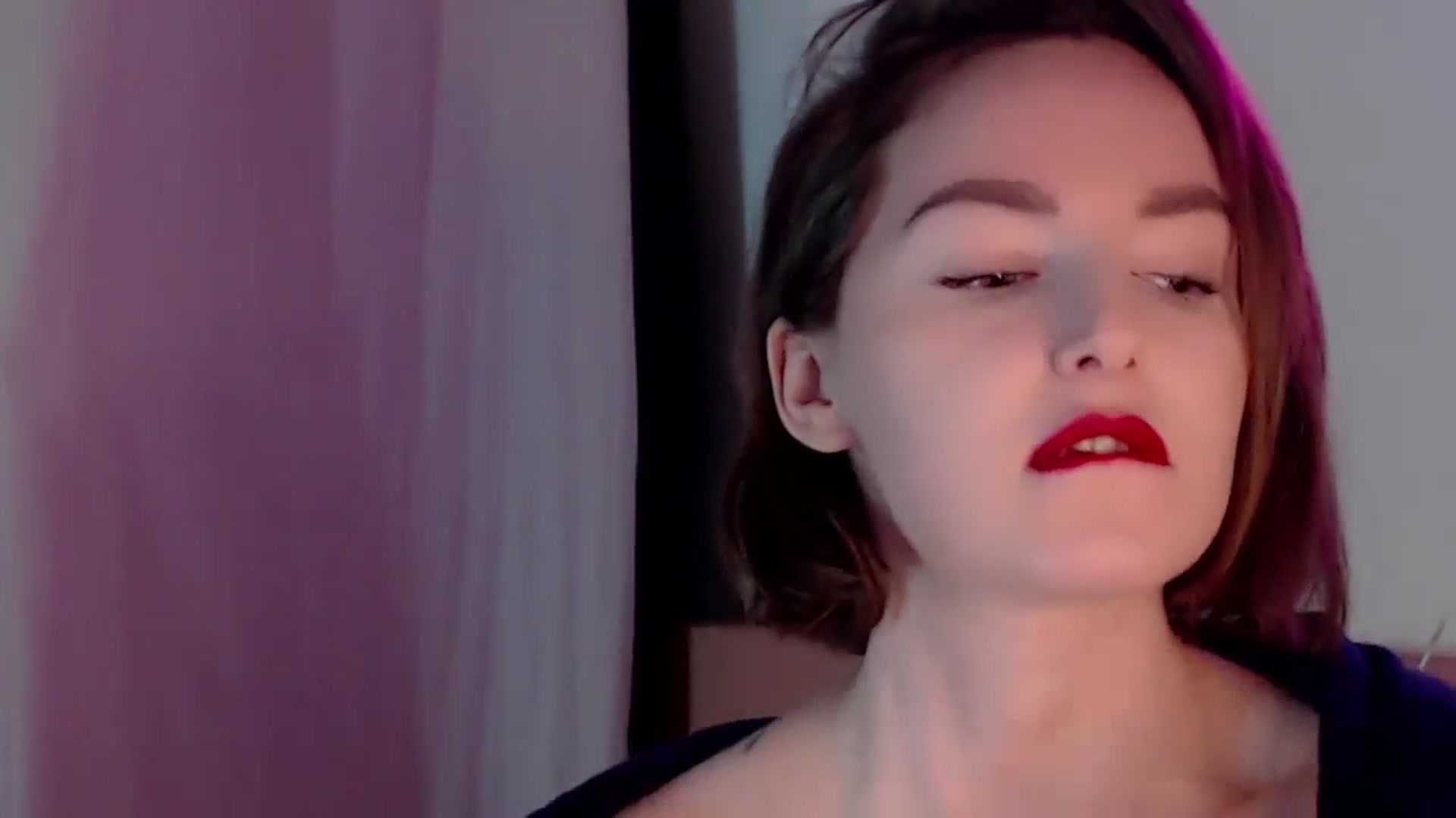 Gallery image thumbnail from Red_Lips_Girl's myfreecams stream on, 04/28/2024, 23:43 image 13 of 20