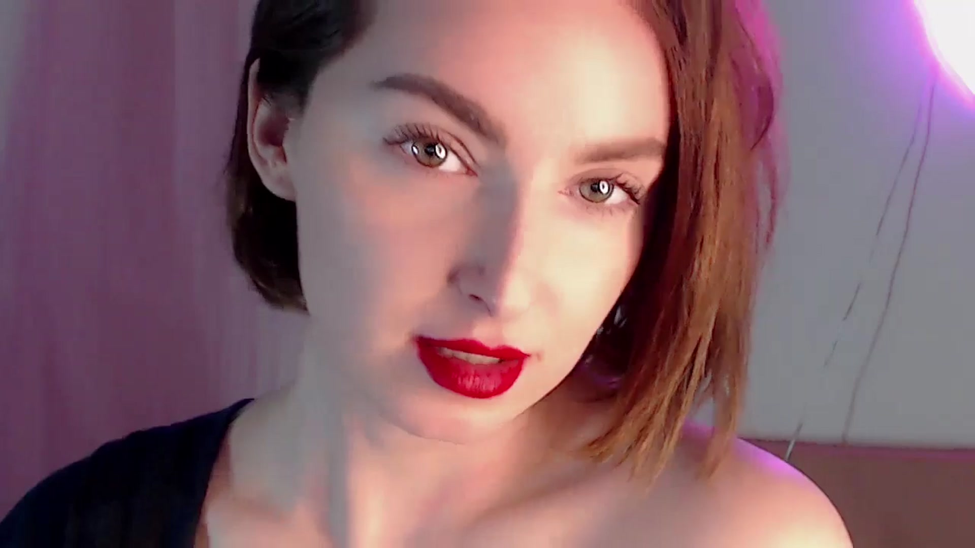 Gallery image thumbnail from Red_Lips_Girl's myfreecams stream on, 04/28/2024, 23:43 image 20 of 20