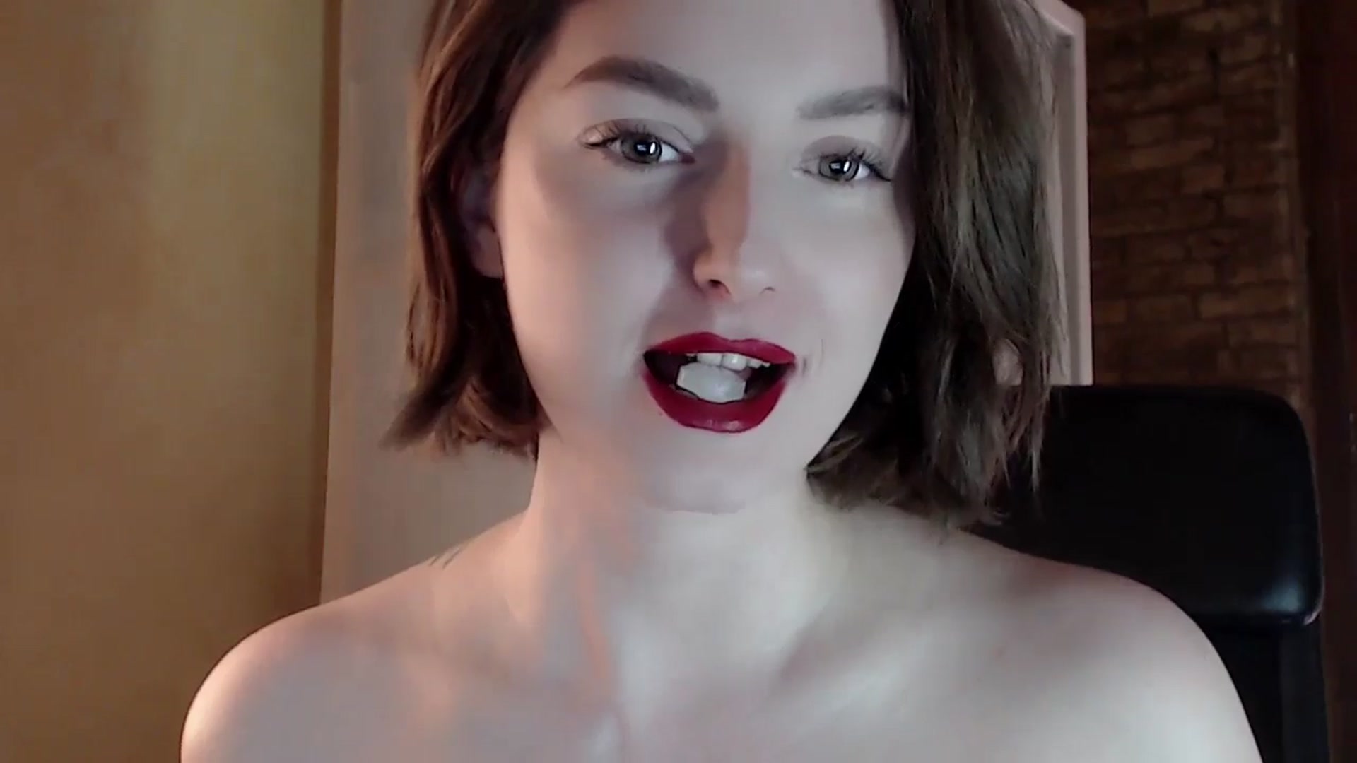 Gallery image thumbnail from Red_Lips_Girl's myfreecams stream on, 05/13/2024, 17:55 image 6 of 20