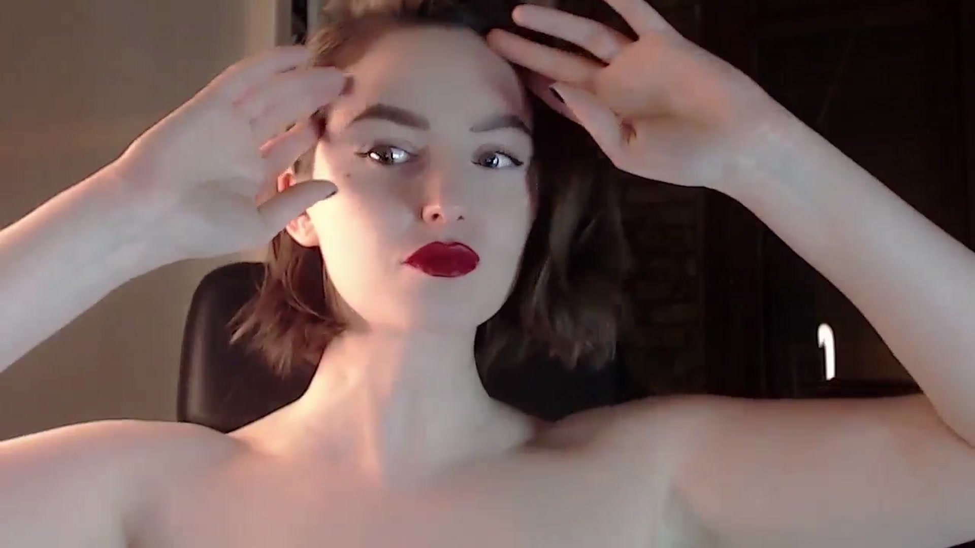 Gallery image thumbnail from Red_Lips_Girl's myfreecams stream on, 05/13/2024, 21:03 image 12 of 20