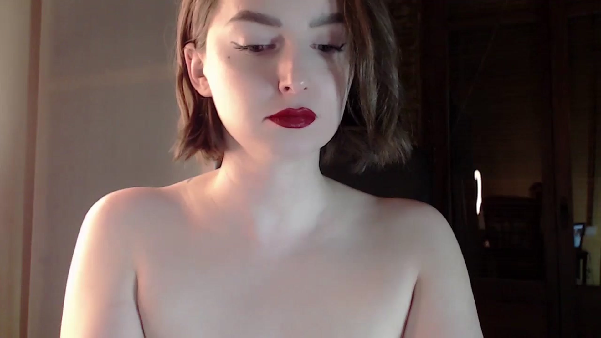 Gallery image thumbnail from Red_Lips_Girl's myfreecams stream on, 05/13/2024, 21:03 image 17 of 20