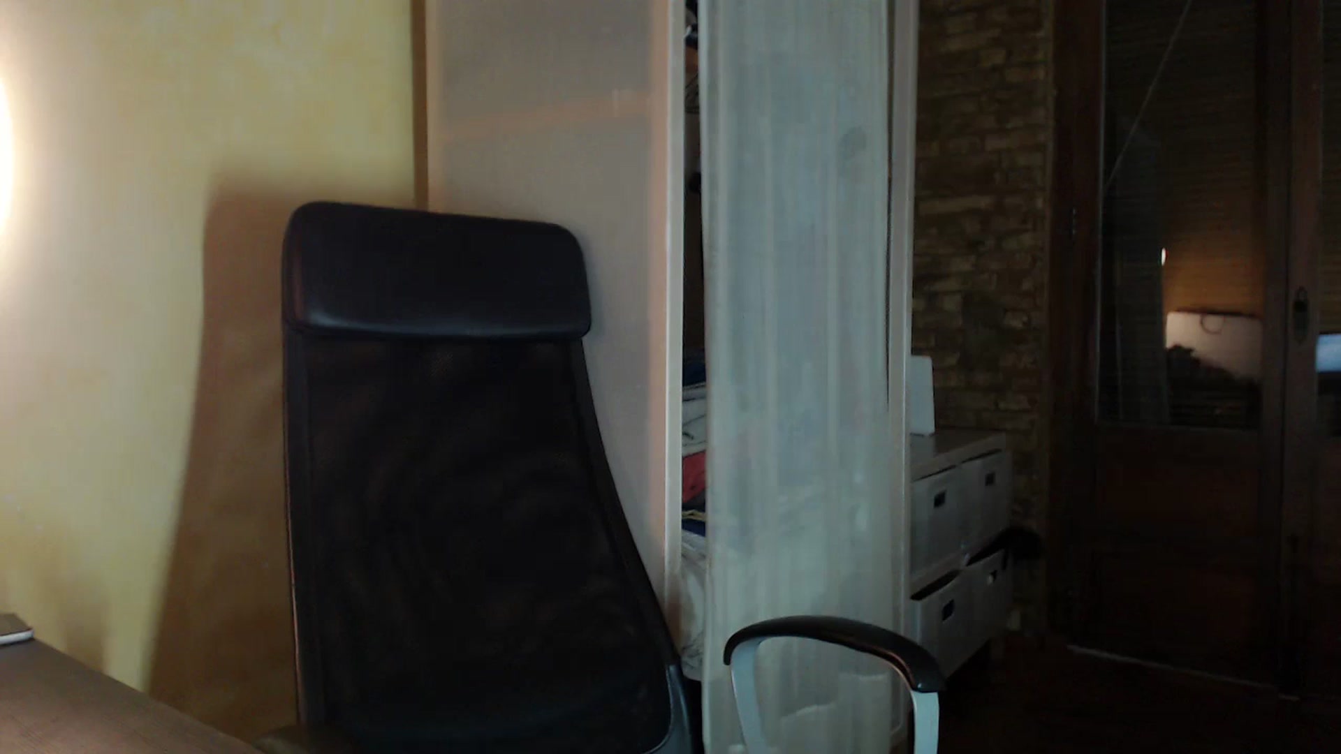 Gallery image thumbnail from Red_Lips_Girl's myfreecams stream on, 05/14/2024, 23:18 image 15 of 20