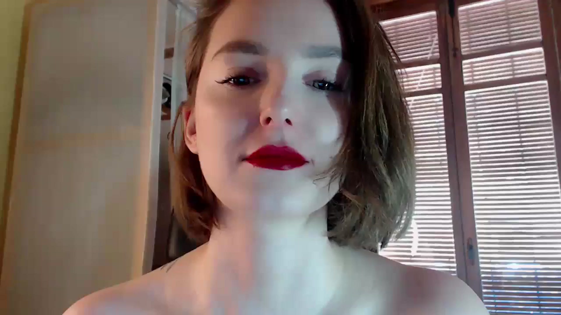 Gallery image thumbnail from Red_Lips_Girl's myfreecams stream on, 05/15/2024, 14:51 image 17 of 20
