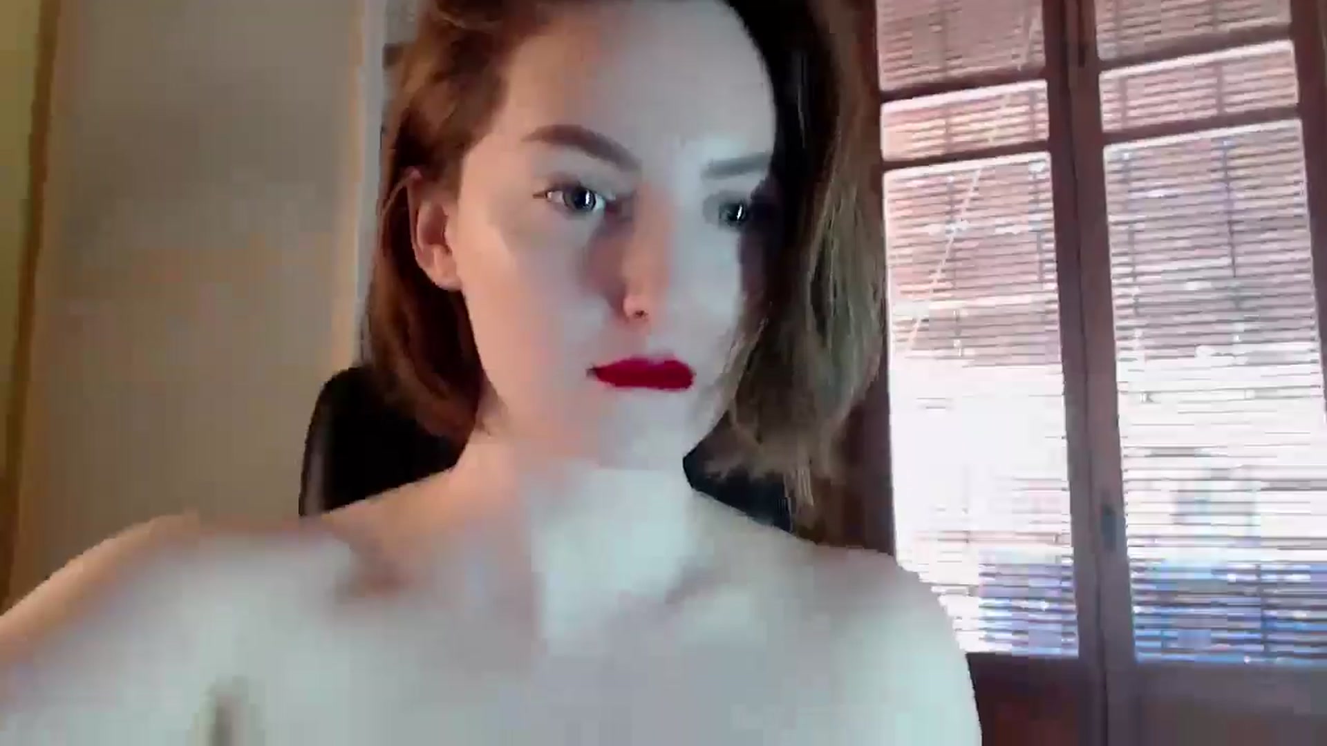 Gallery image thumbnail from Red_Lips_Girl's myfreecams stream on, 05/15/2024, 14:51 image 14 of 20